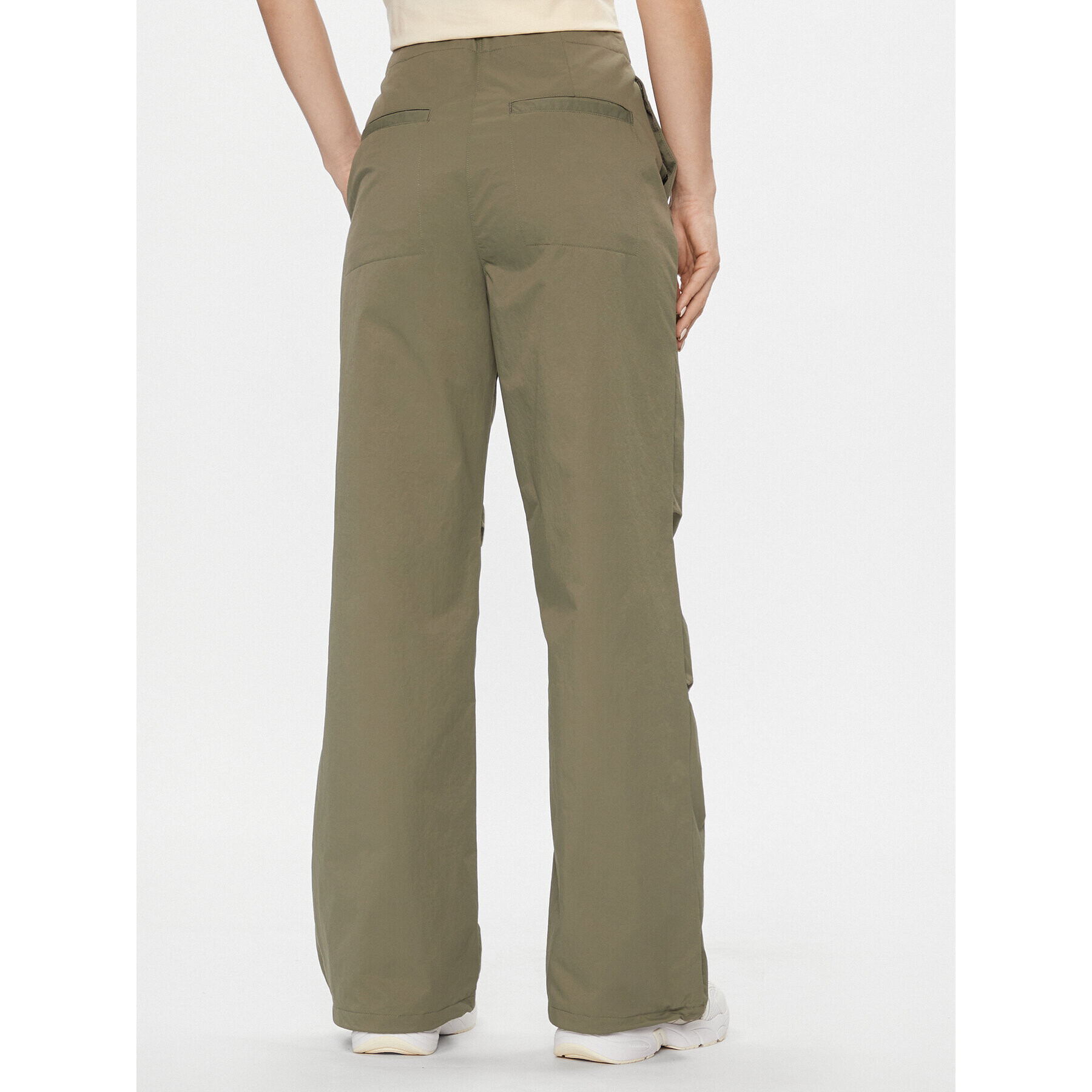 Calvin Klein Jeans Hlače iz tkanine Parachute Pant J20J222609 Khaki Regular Fit - Pepit.si