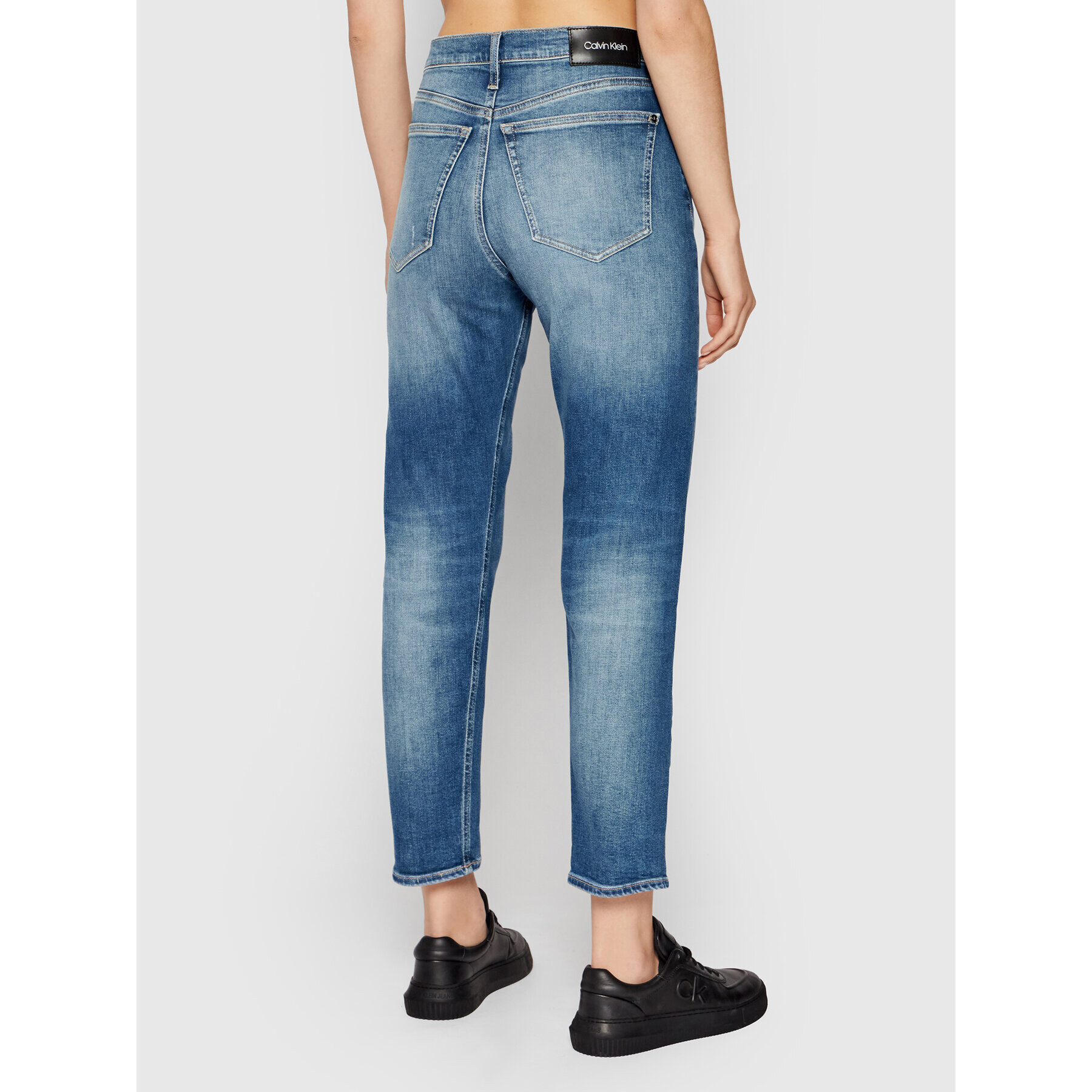 Calvin Klein Jeans hlače K20K202888 Modra Relaxed Fit - Pepit.si