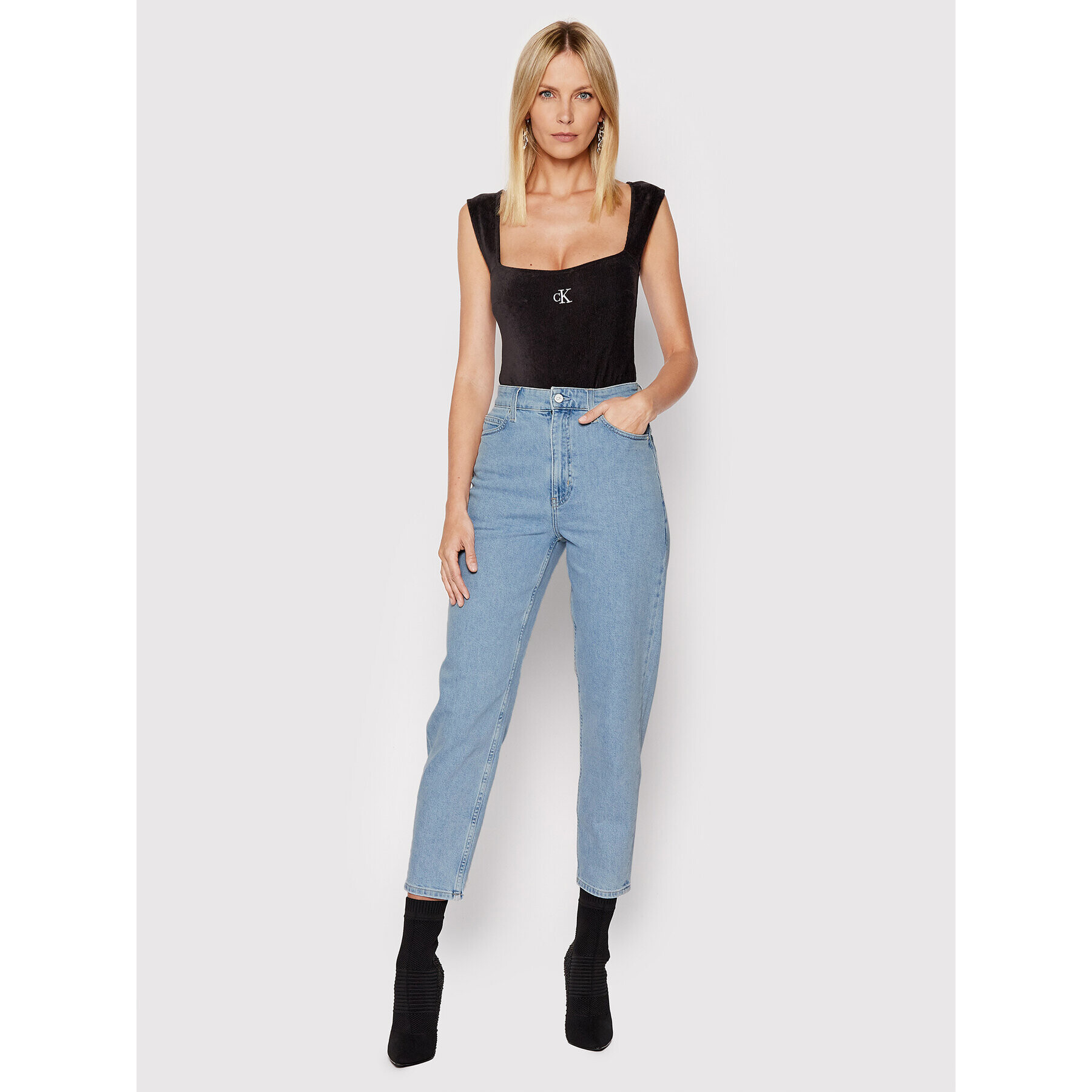 Calvin Klein Jeans hlače K20K203568 Modra Mom Fit - Pepit.si