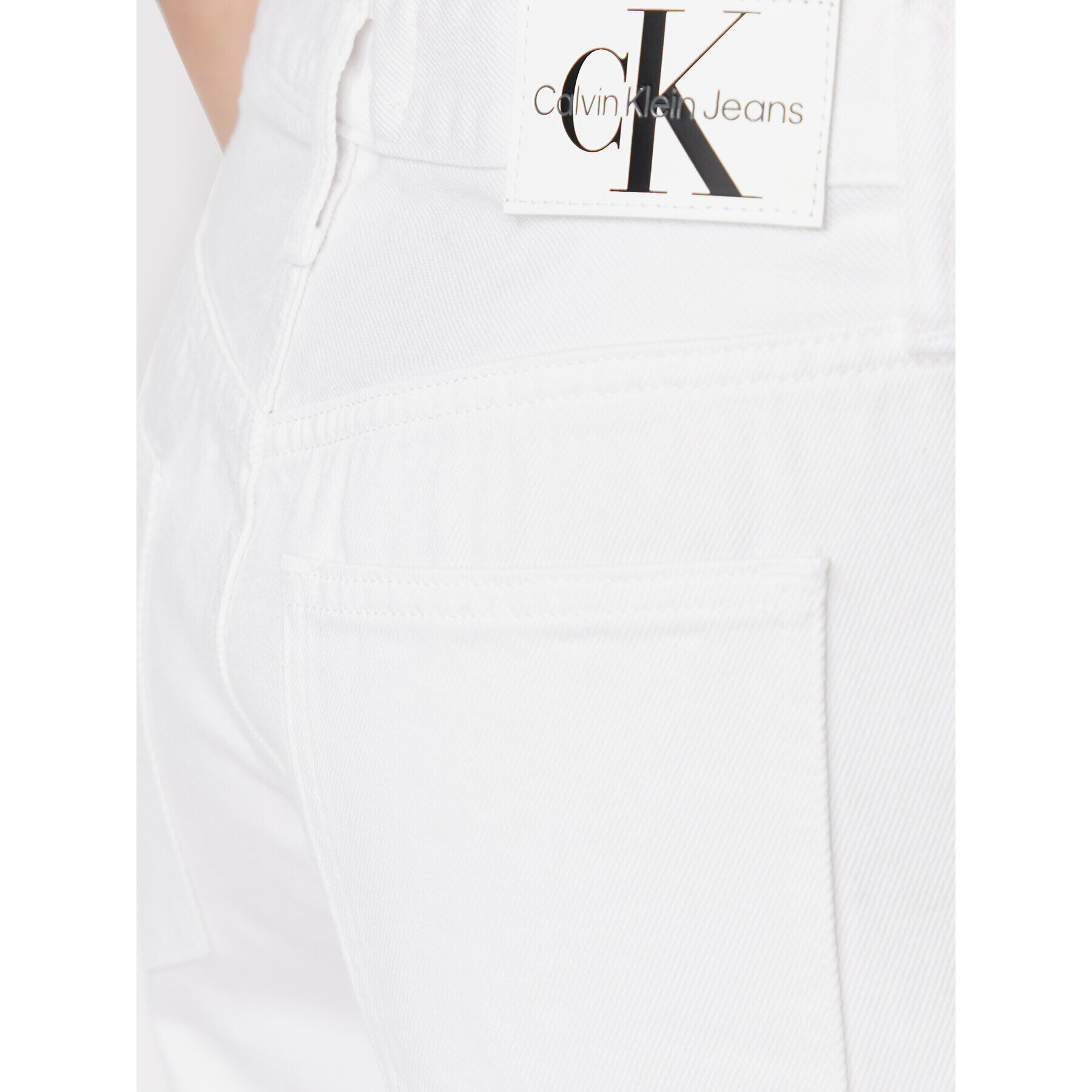 Calvin Klein Jeans Jeans kratke hlače J20J218808 Bela Straight Fit - Pepit.si