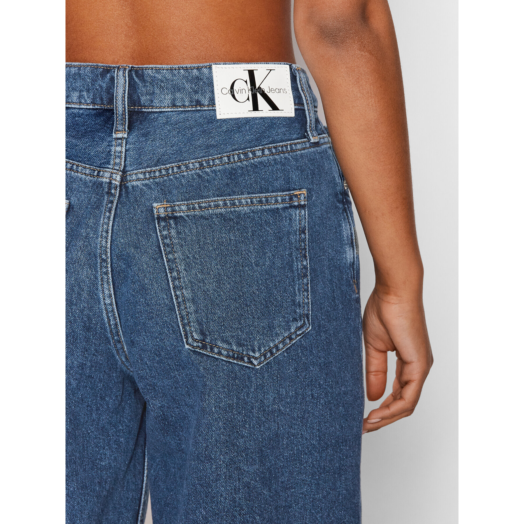 Calvin Klein Jeans Jeans kratke hlače J20J218810 Modra Relaxed Fit - Pepit.si