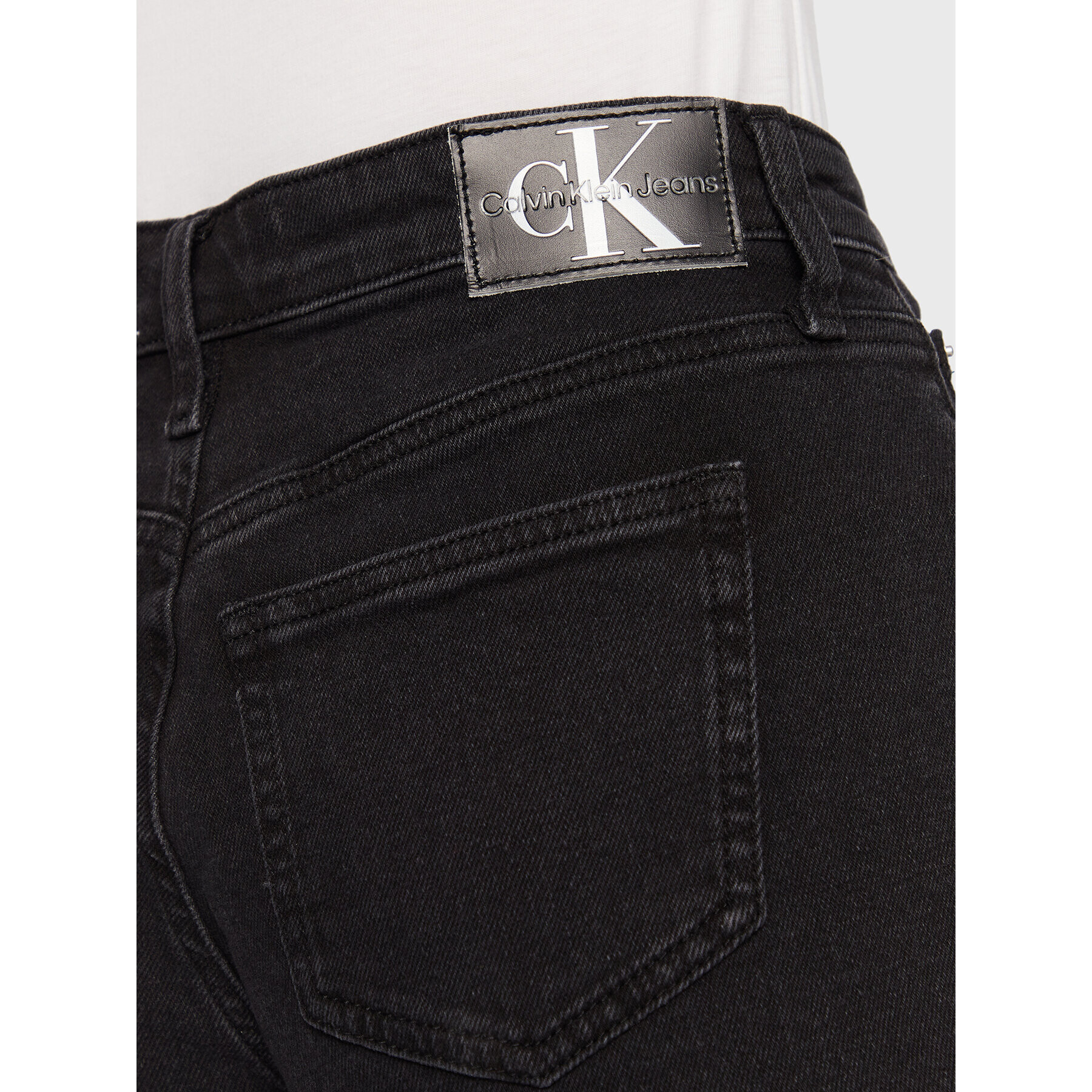 Calvin Klein Jeans Jeans kratke hlače J20J220645 Črna Regular Fit - Pepit.si