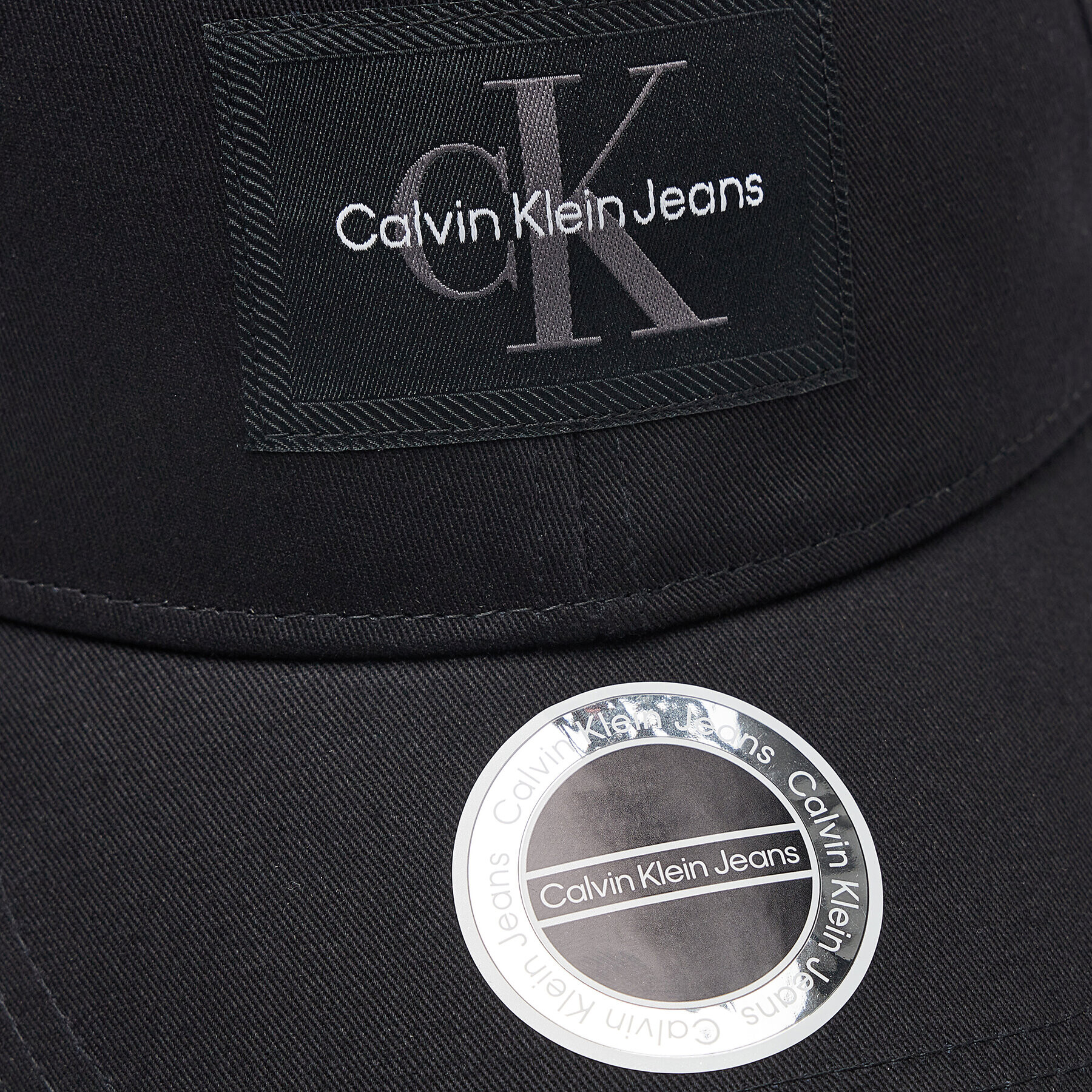 Calvin Klein Jeans Kapa s šiltom Sport Essentials K50K510224 Črna - Pepit.si