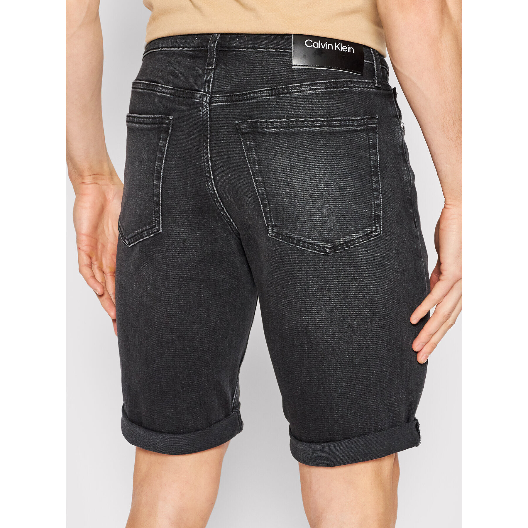 Calvin Klein Jeans kratke hlače K10K108676 Črna Slim Fit - Pepit.si