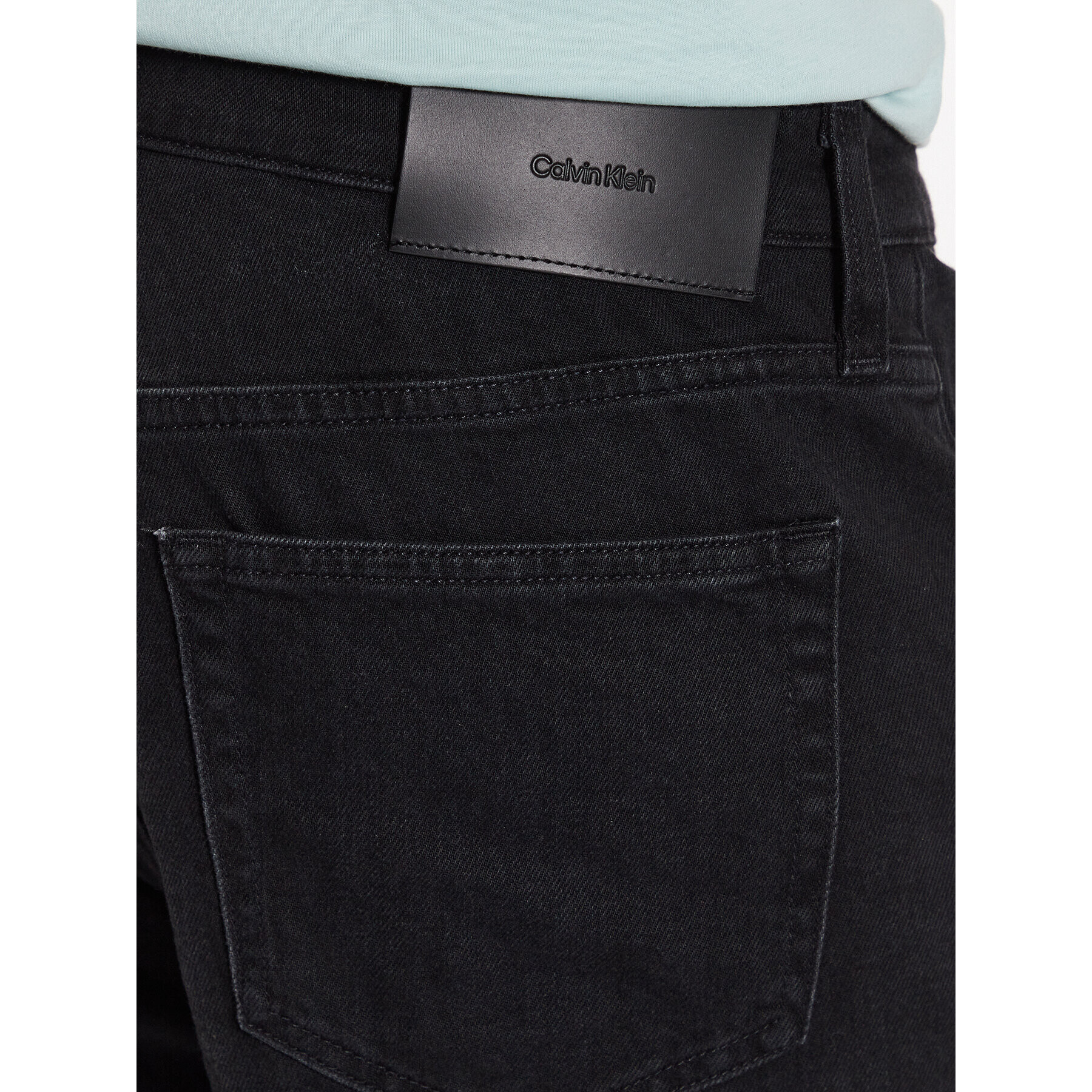 Calvin Klein Jeans kratke hlače K10K110993 Črna Relaxed Fit - Pepit.si