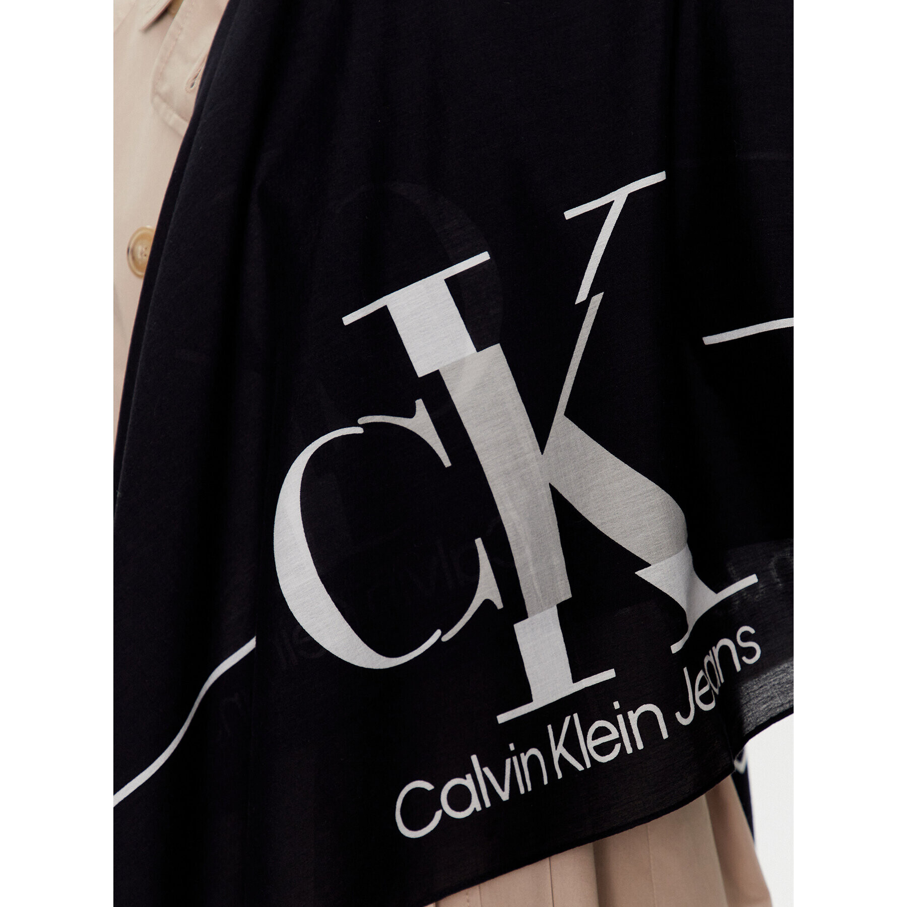 Calvin Klein Jeans Naglavna ruta K60K610606 Črna - Pepit.si