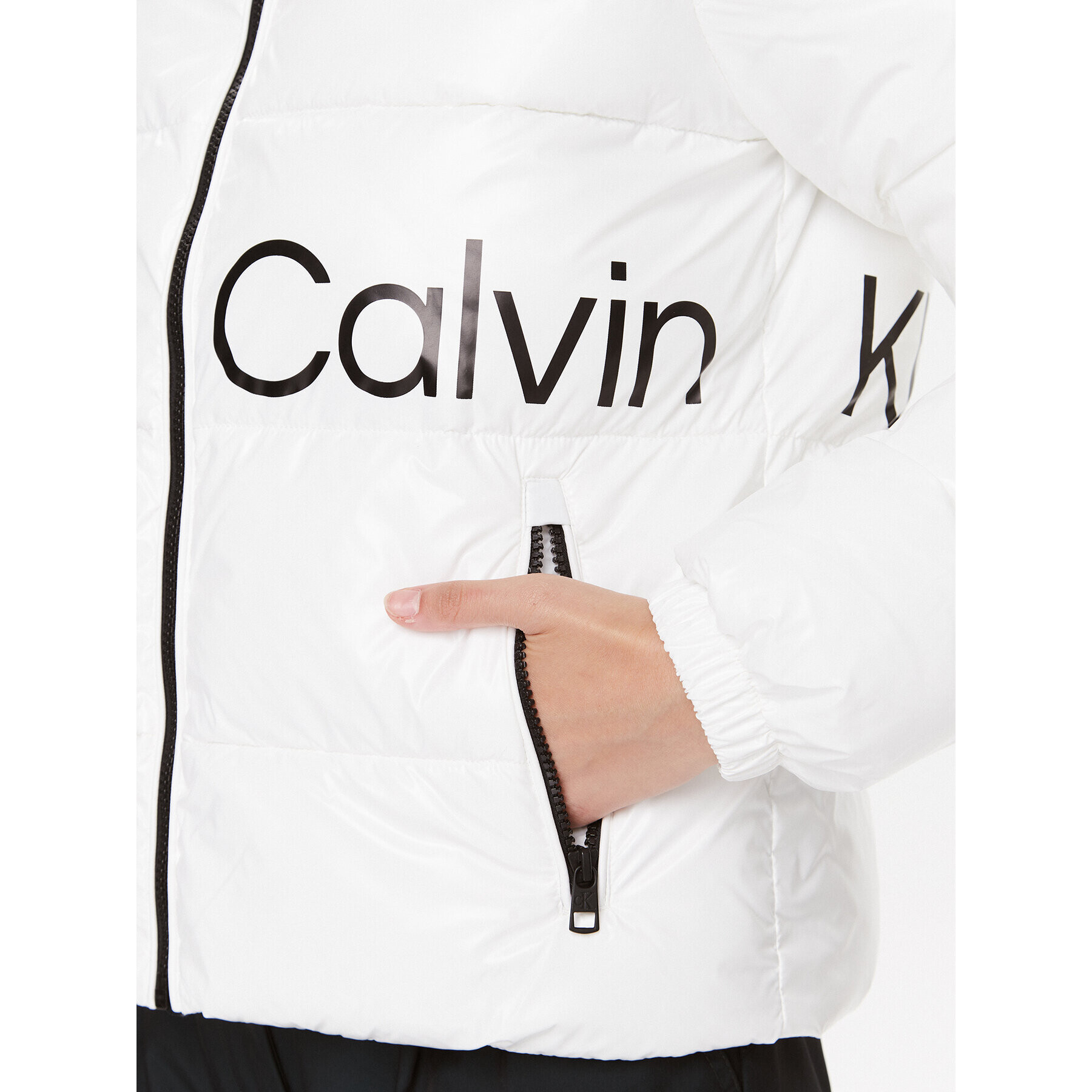 Calvin Klein Jeans Puhovka J20J221885 Bela Slim Fit - Pepit.si