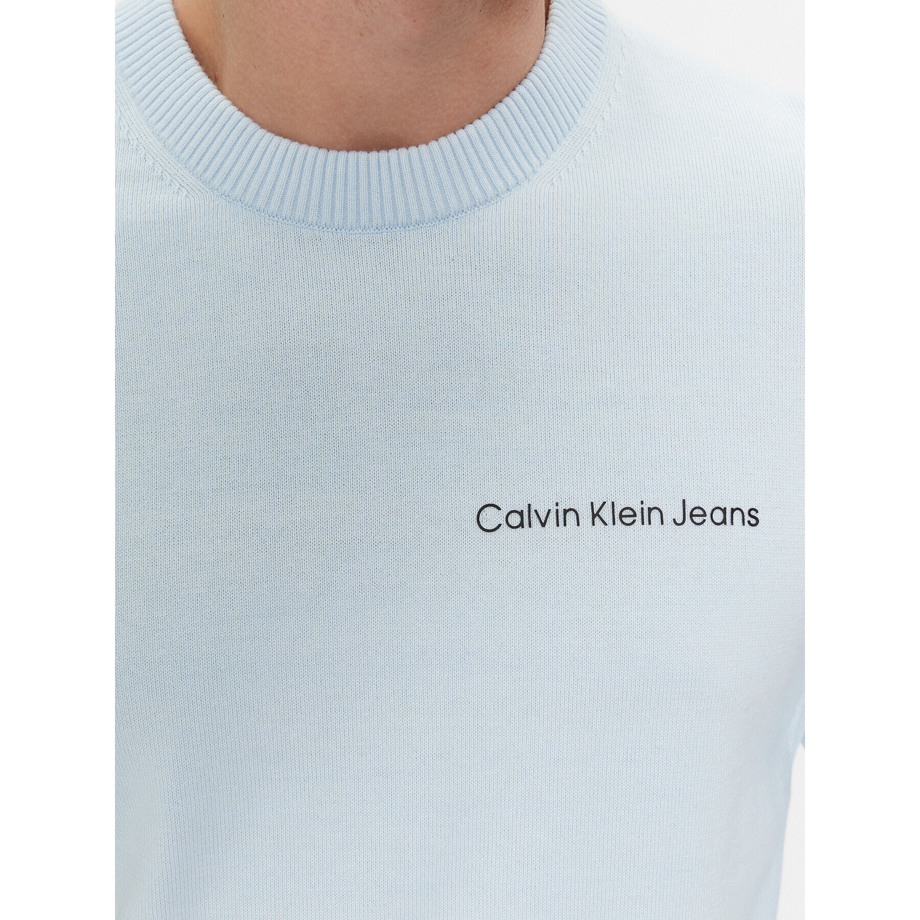 Calvin Klein Jeans Pulover Institutional Essentials Sweater J30J324974 Modra Regular Fit - Pepit.si