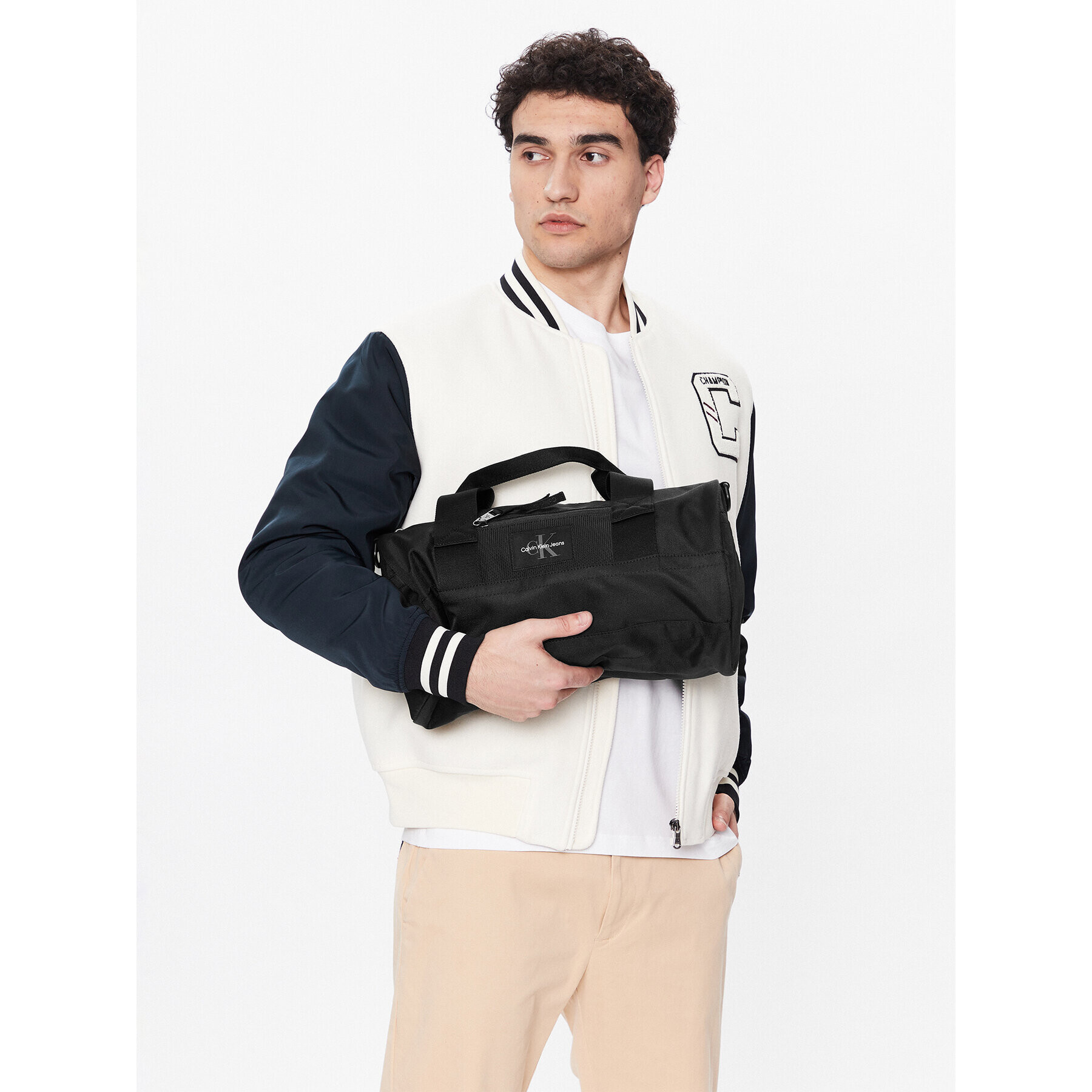 Calvin Klein Jeans Torbica Sport Essentials Duffle38 Cb K50K510096 Črna - Pepit.si