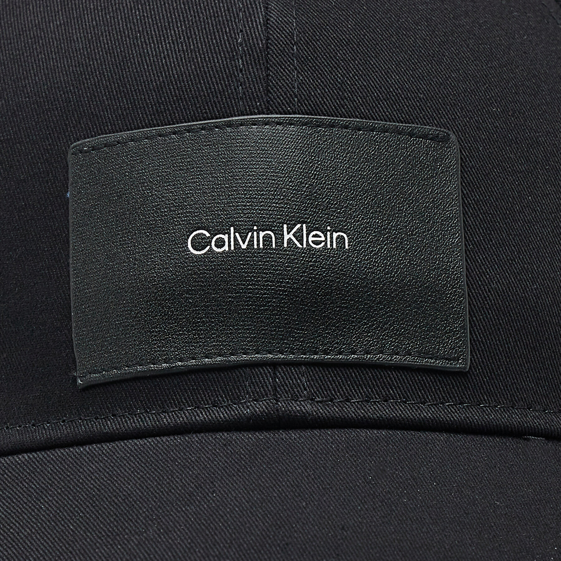 Calvin Klein Kapa s šiltom K50K509927 Črna - Pepit.si