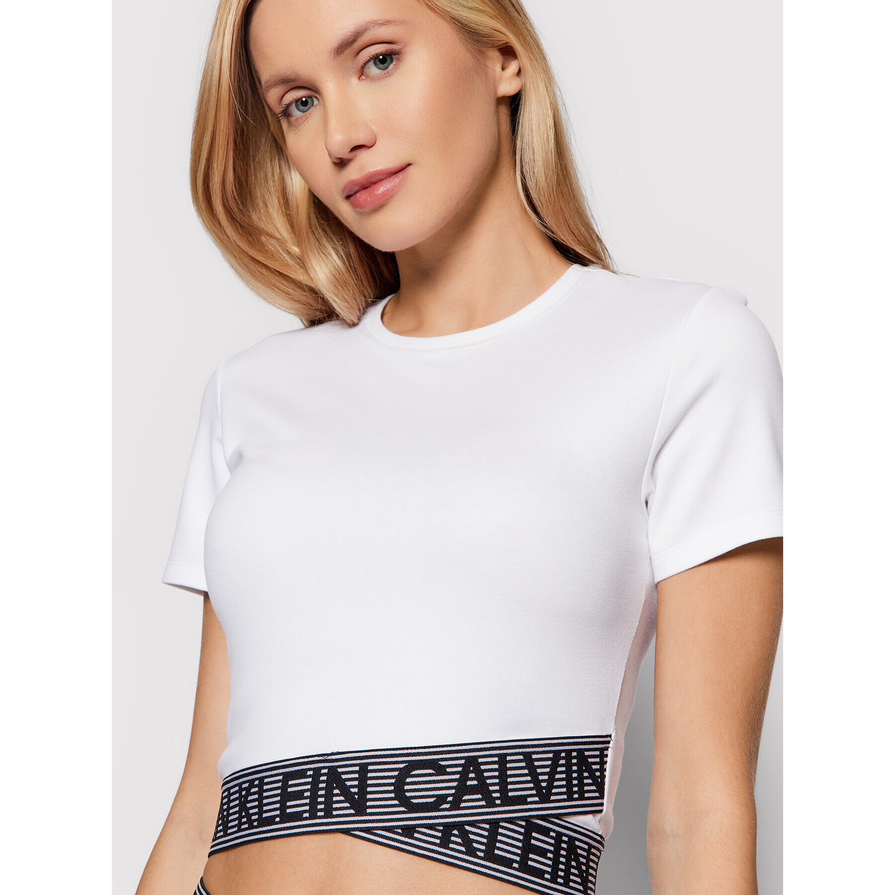 Calvin Klein Performance Majica 00GWF1K148 Bela Slim Fit - Pepit.si