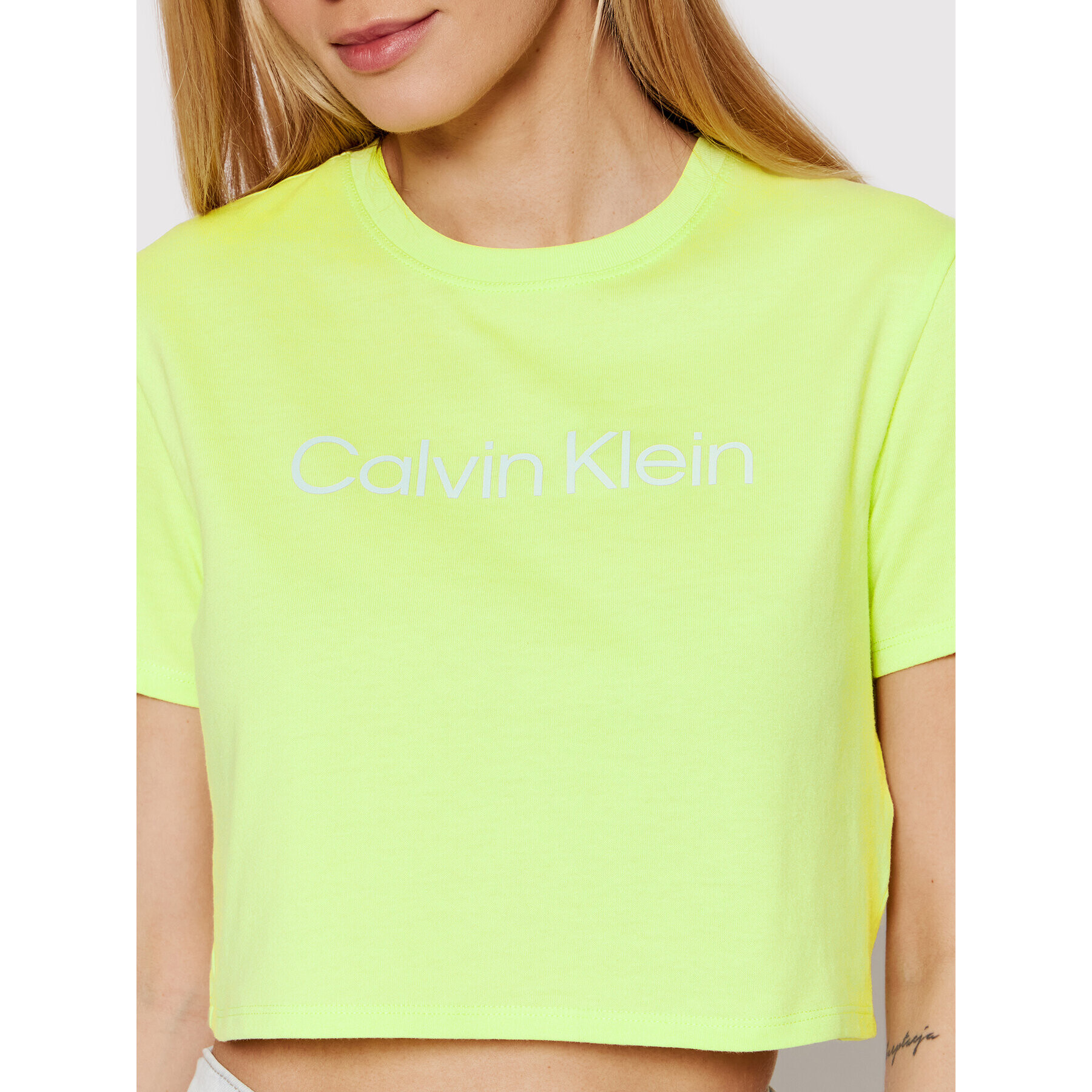 Calvin Klein Performance Majica 00GWS2K187 Zelena Cropped Fit - Pepit.si