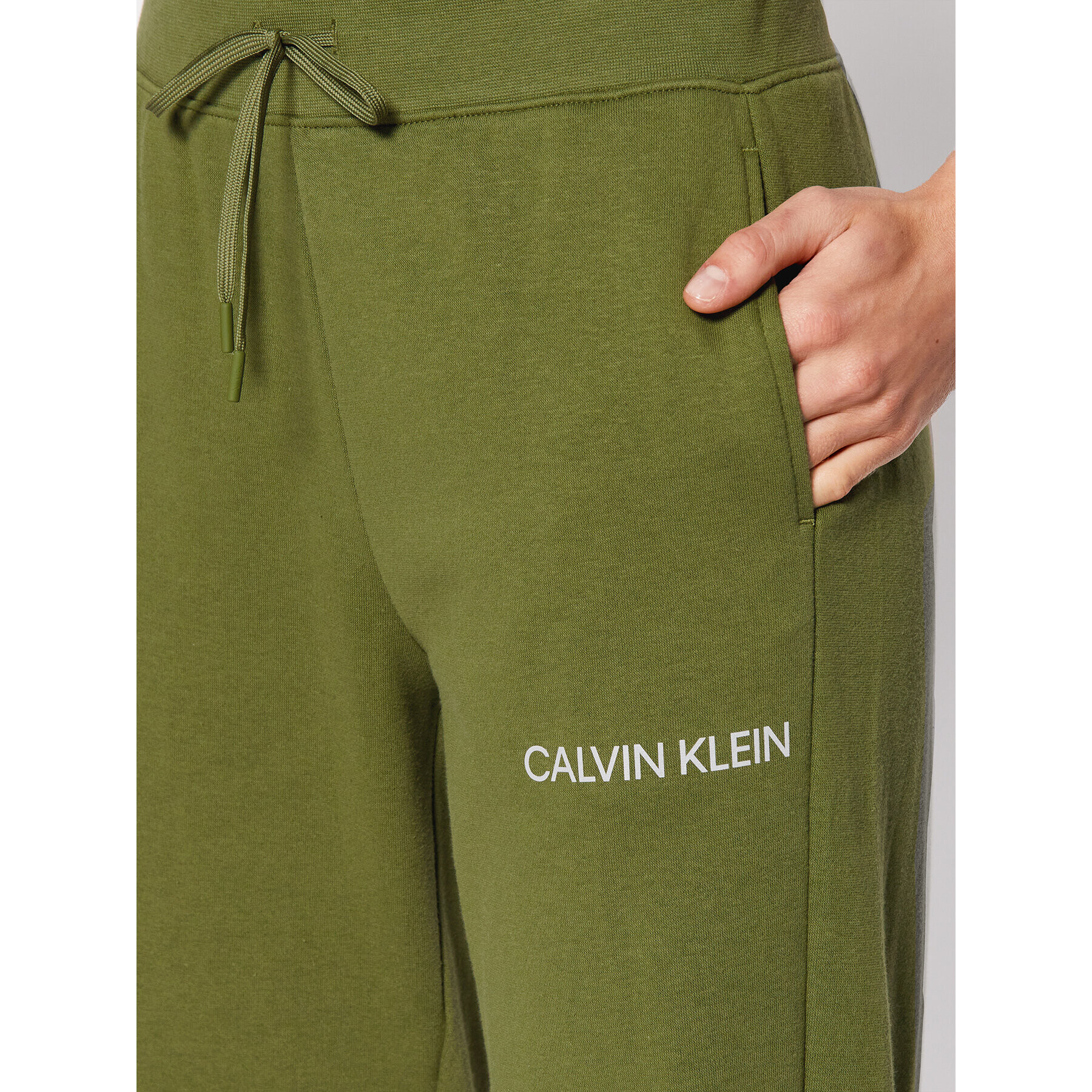 Calvin Klein Performance Spodnji del trenirke 00GWF1P608 Zelena Regular Fit - Pepit.si