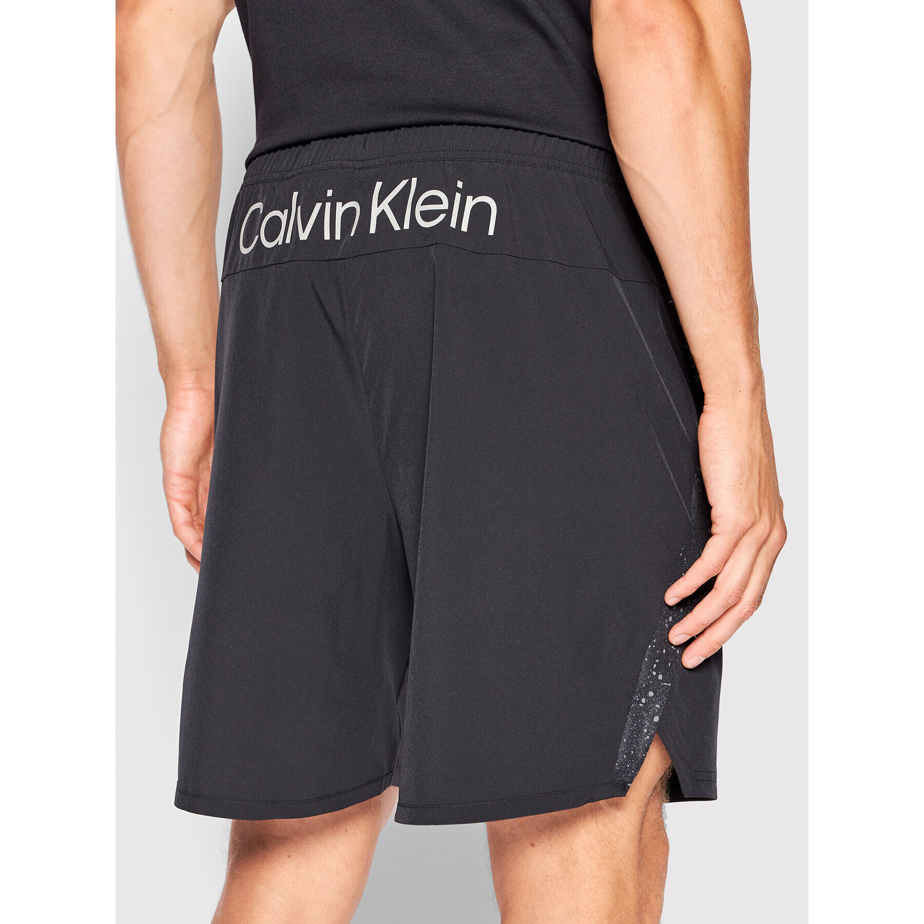 Calvin Klein Performance Športne kratke hlače 00GMS2S802 Črna Regular Fit - Pepit.si