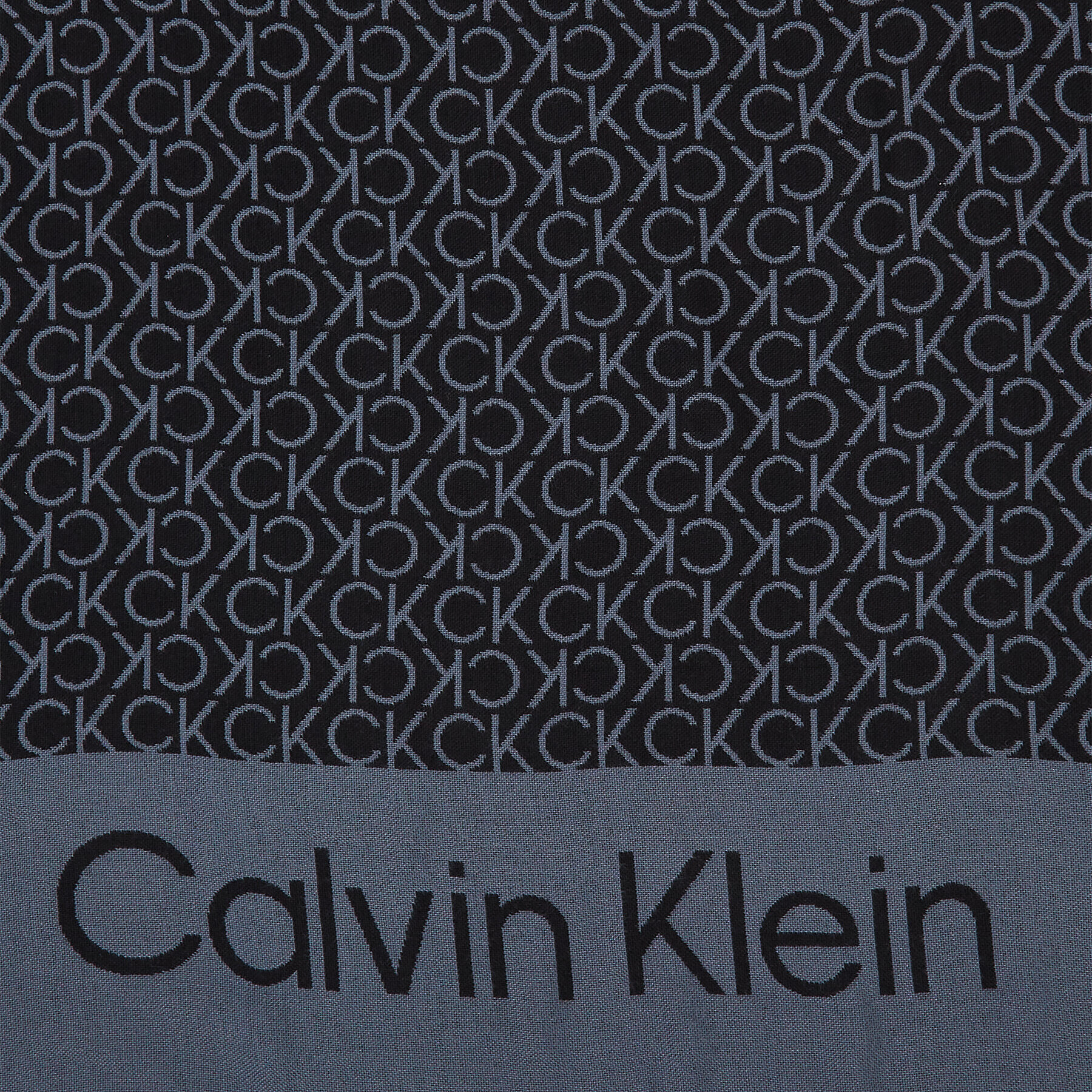 Calvin Klein Ruta Fringes Monogram Scarf 100X200 K60K611118 Črna - Pepit.si