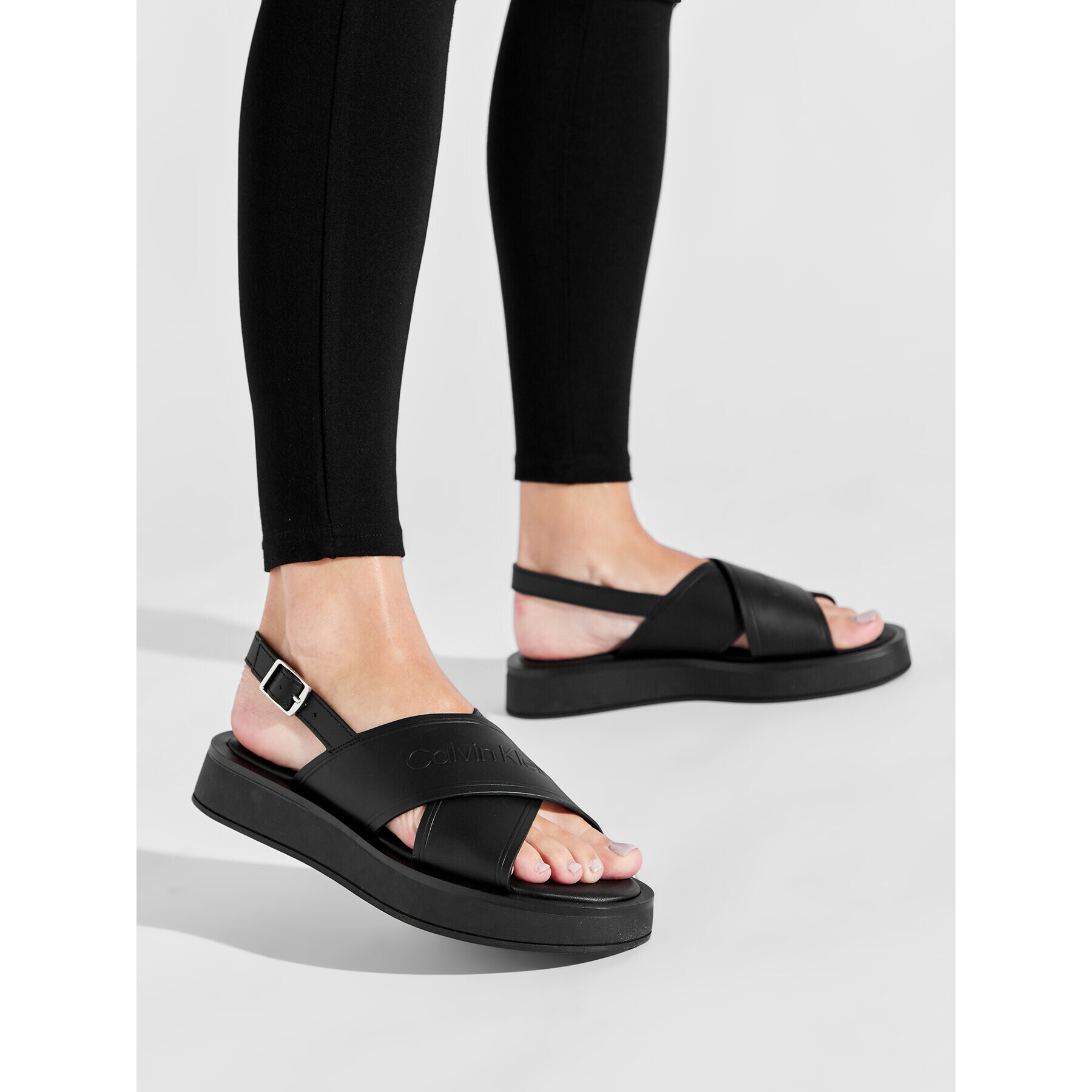 Calvin Klein Sandali Flatform Sandal Hf HW0HW01139 Črna - Pepit.si