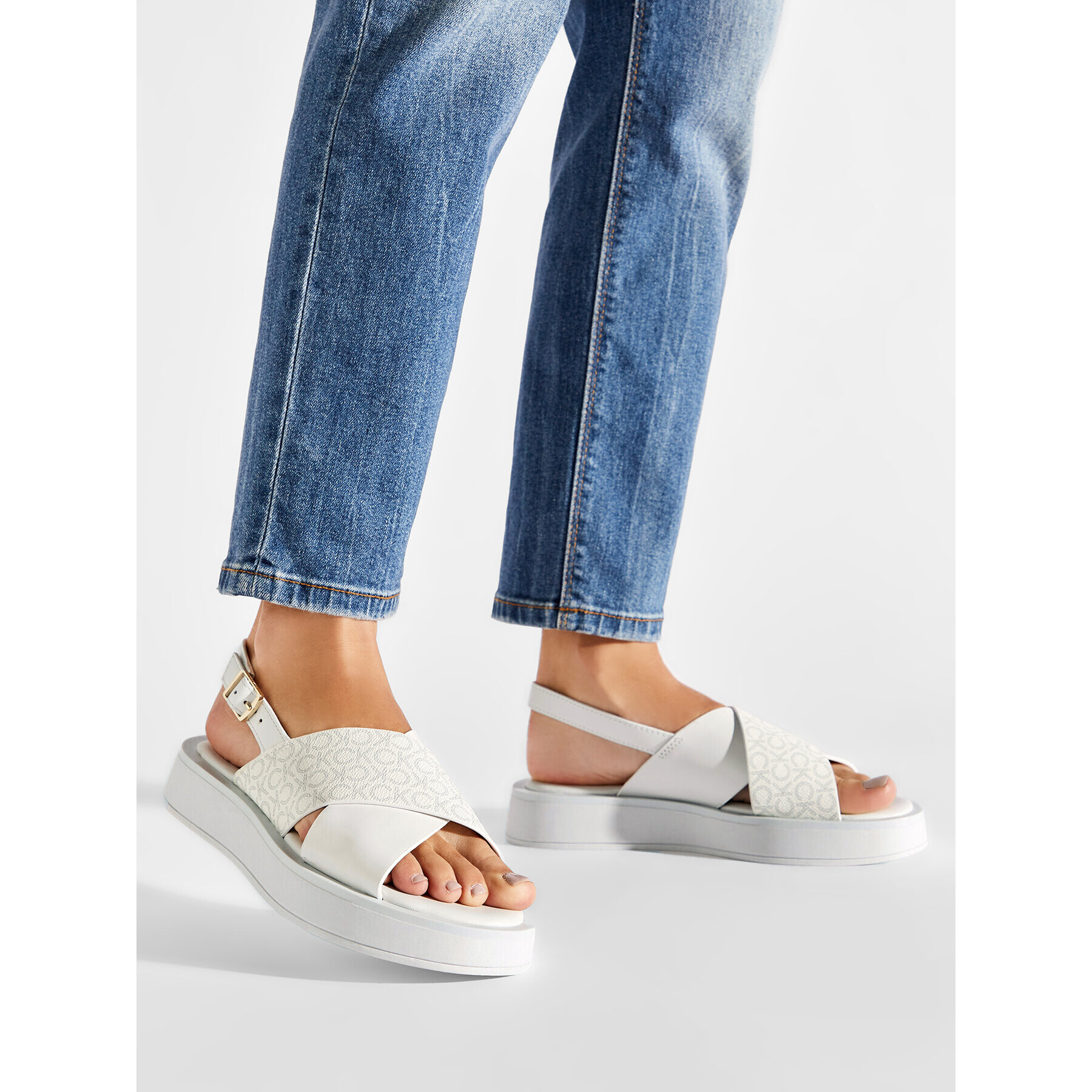 Calvin Klein Sandali Flatform Sanl Moni Mix HW0HW01138 Bela - Pepit.si