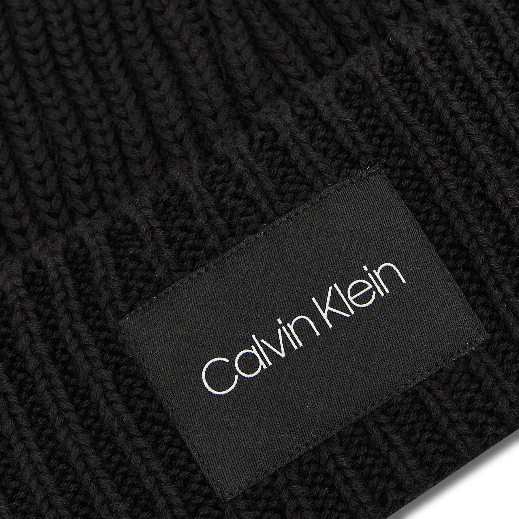 Calvin Klein Set šal + kapa Contrast Edge Beanie Scarf K50K507499 Črna - Pepit.si