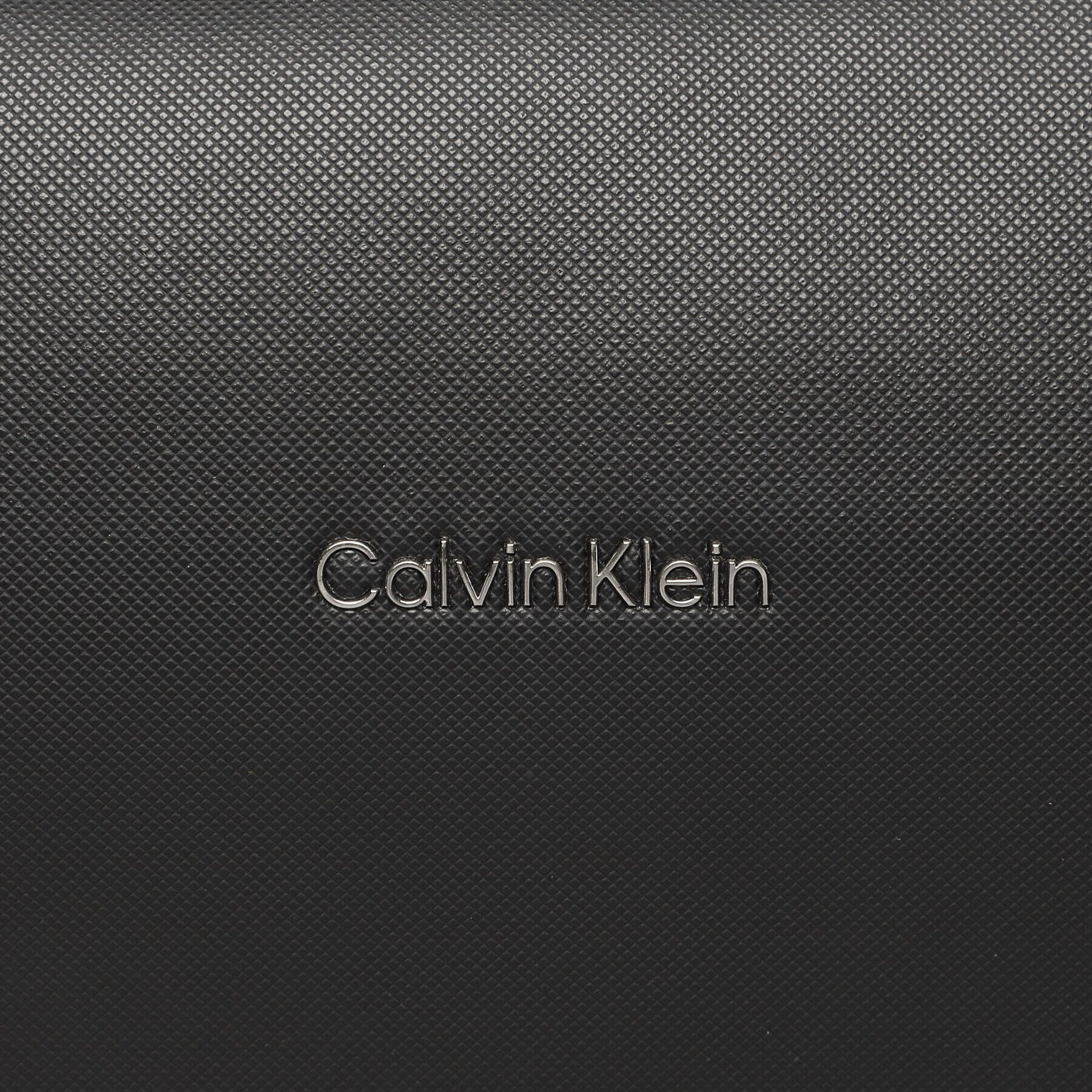 Calvin Klein Torba za prenosnik Ck Must Pique 2G Cony Laptop Bag K50K510260 Črna - Pepit.si