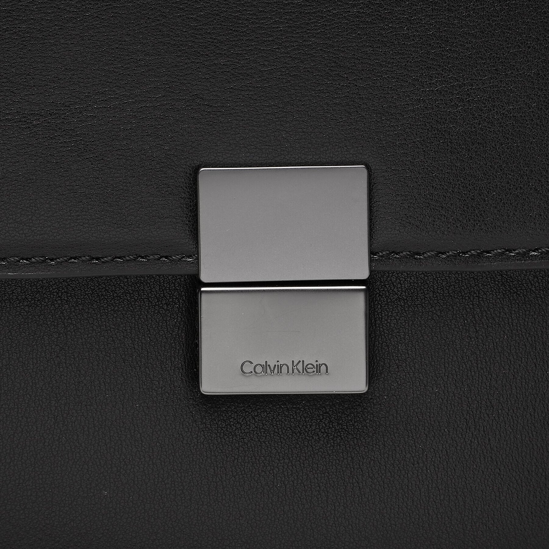 Calvin Klein Torba za prenosnik Iconic Hardware Laptop Bag K50K510250 Črna - Pepit.si