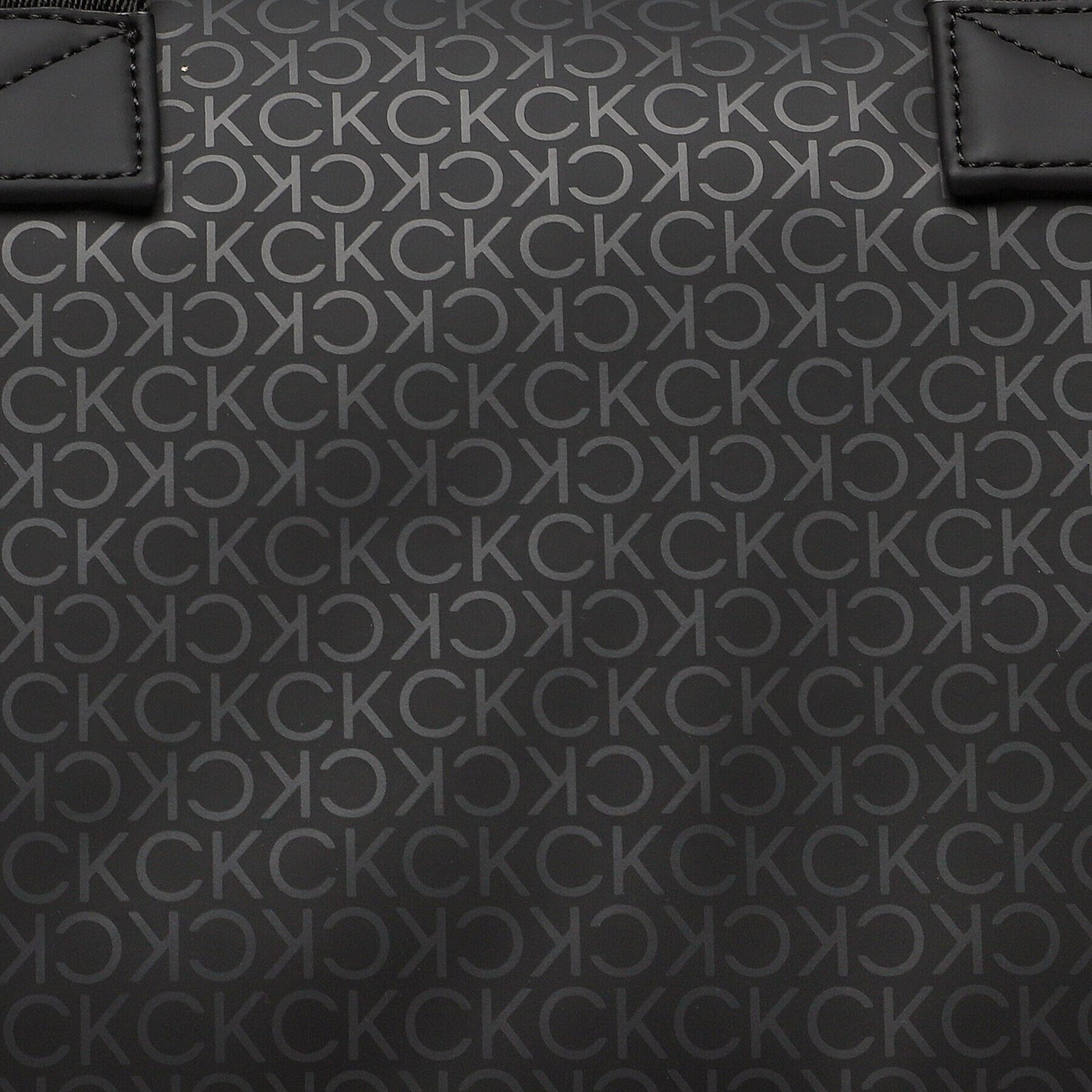 Calvin Klein Torbica Rubberized Weekender K50K509595 Črna - Pepit.si