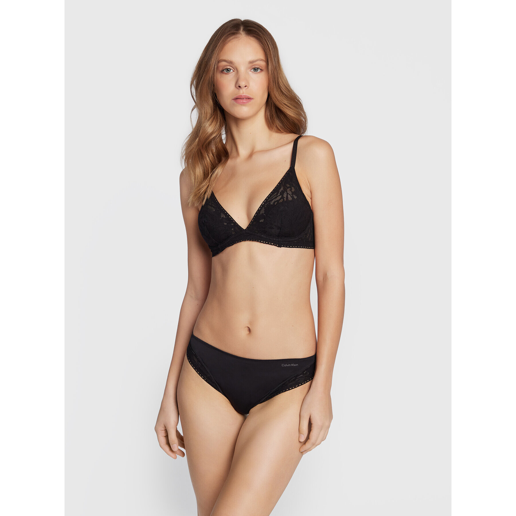 Calvin Klein Underwear Trikotni nedrček 000QF6938E Črna - Pepit.si