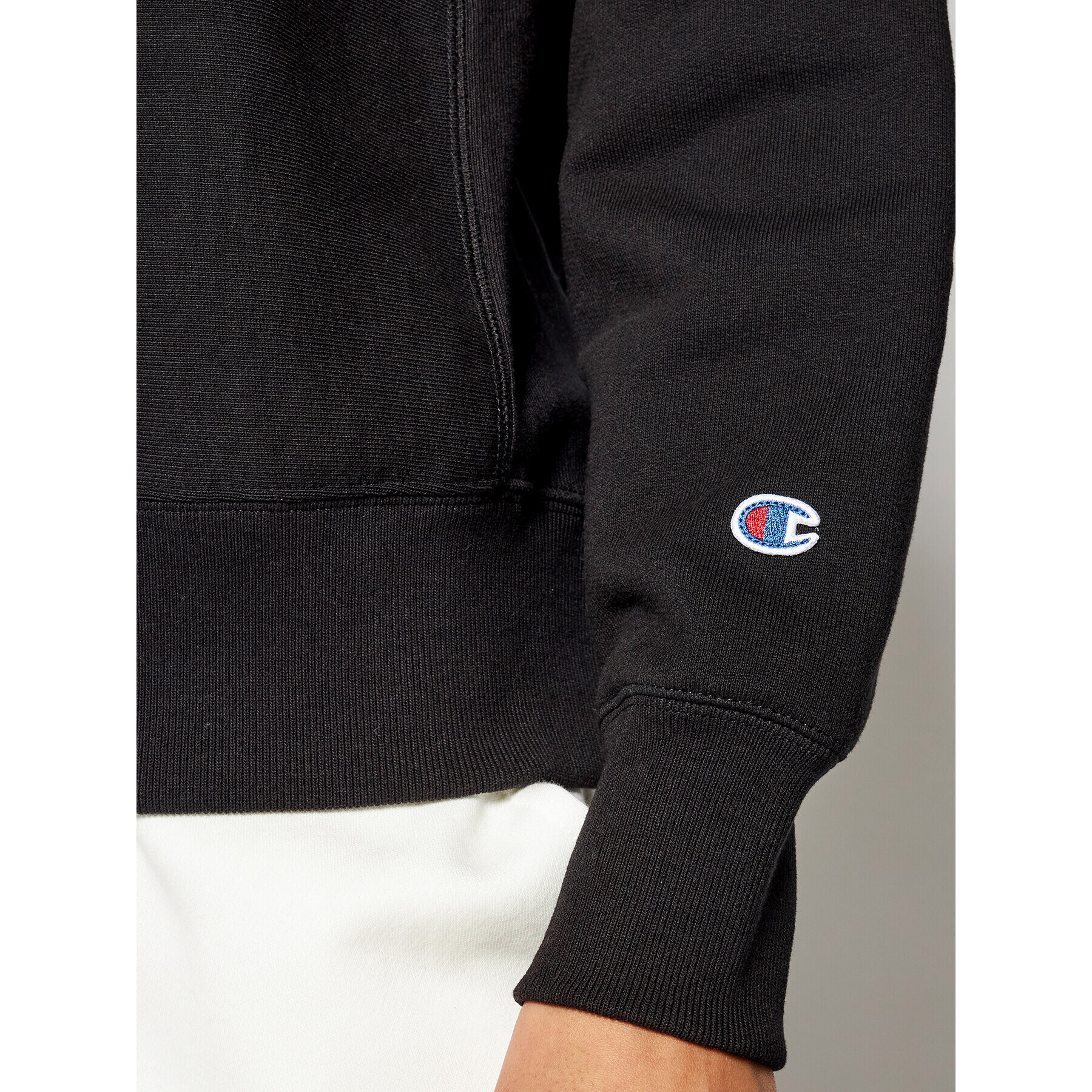 Champion Jopa Crewneck 113152 Črna Standard Fit - Pepit.si