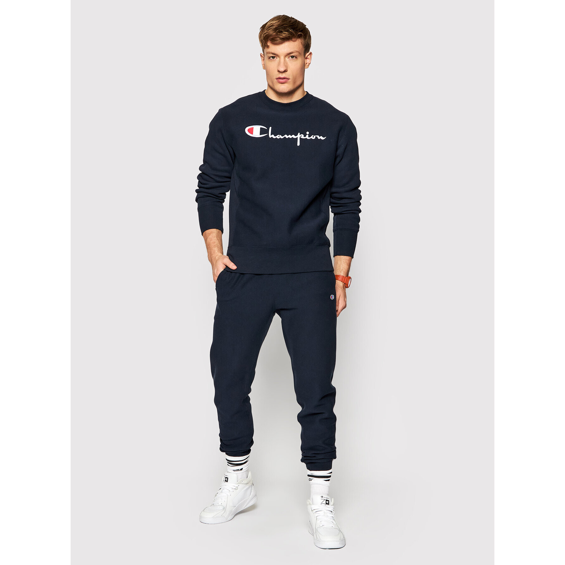 Champion Jopa Embroidered Script Logo Reverse Weave 216539 Mornarsko modra Regular Fit - Pepit.si