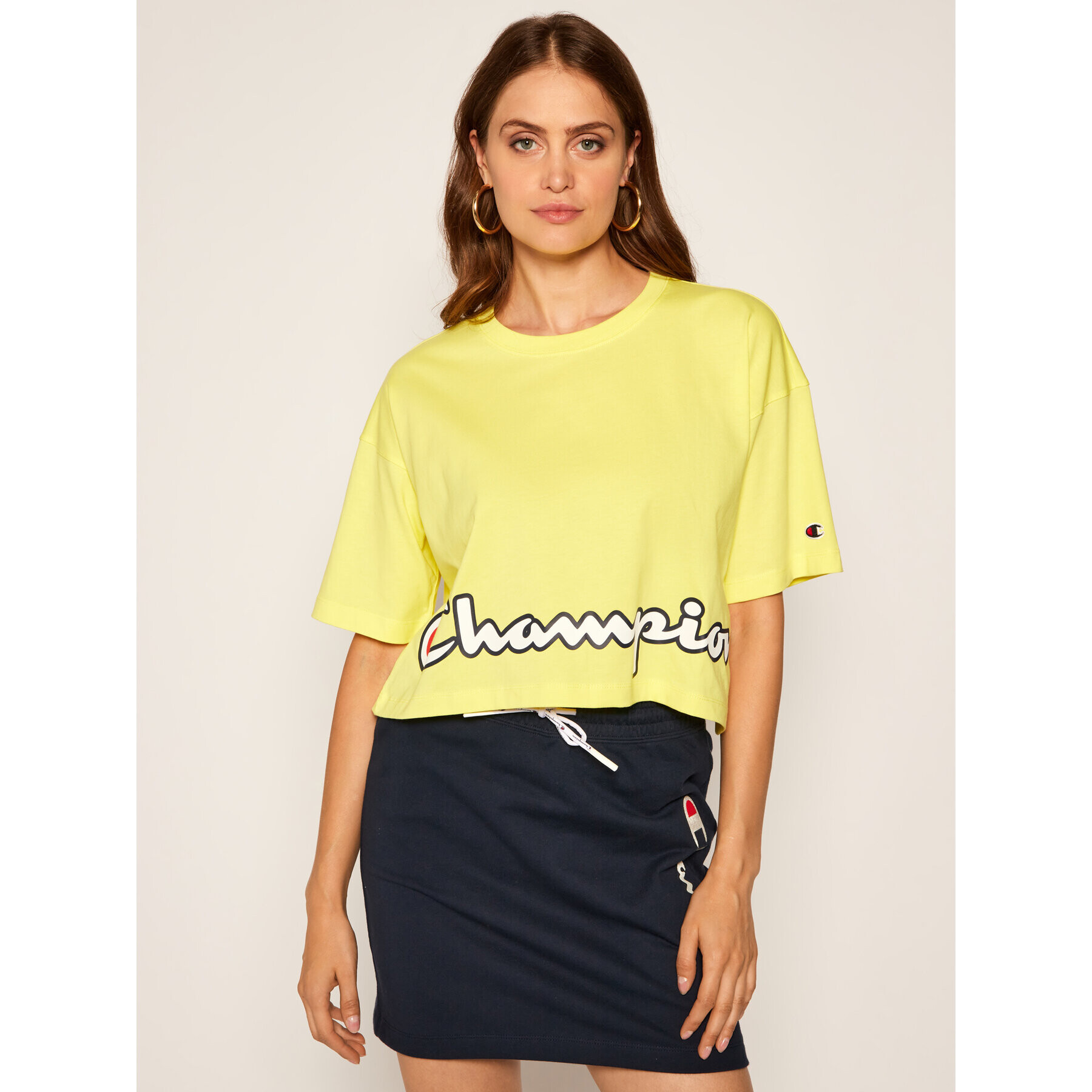 Champion Majica Cropped Script Logo Print Boxy 112655 Rumena Oversize - Pepit.si