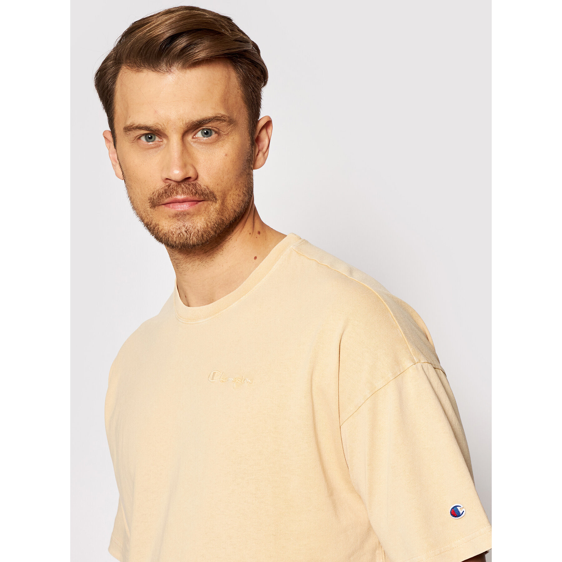 Champion Majica Unisex Crewneck 216205 Bež Oversize - Pepit.si