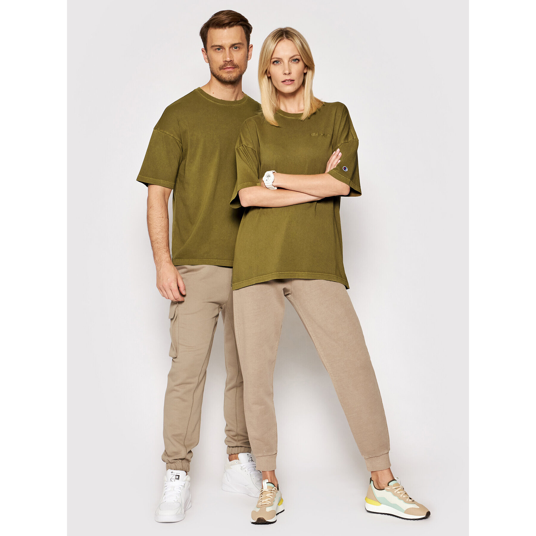 Champion Majica Unisex Crewneck 216205 Zelena Relaxed Fit - Pepit.si