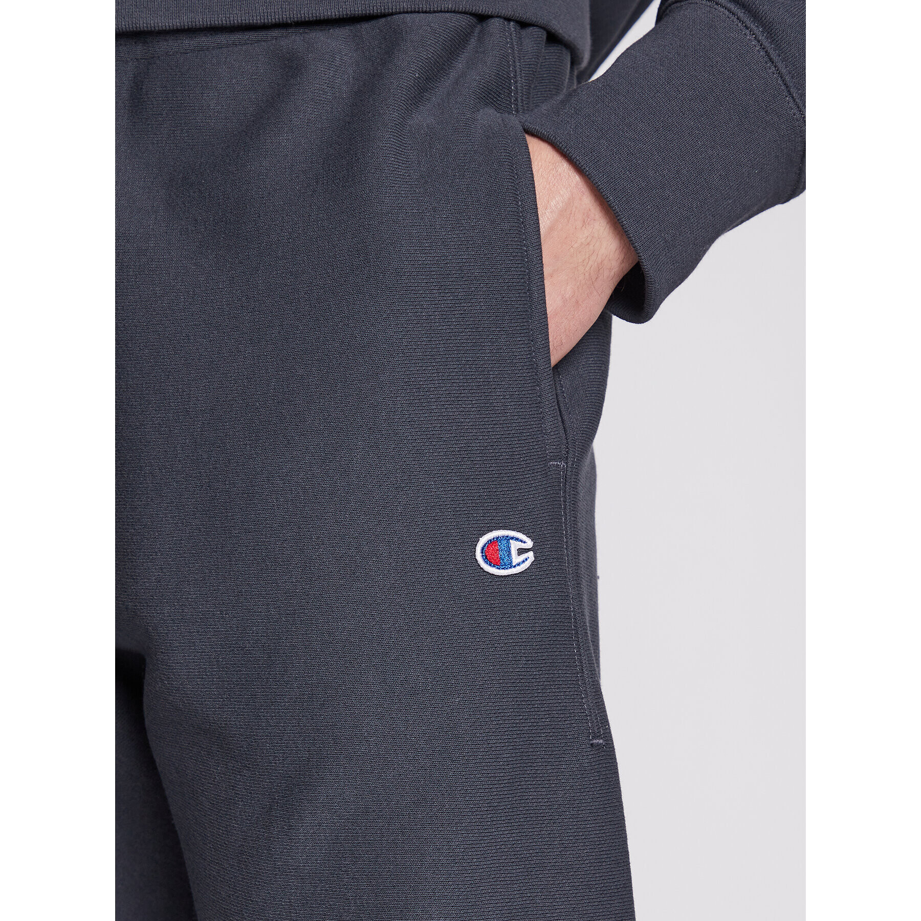 Champion Spodnji del trenirke Ribbed Cuffs Reverse Weave 216541 Siva Custom Fit - Pepit.si