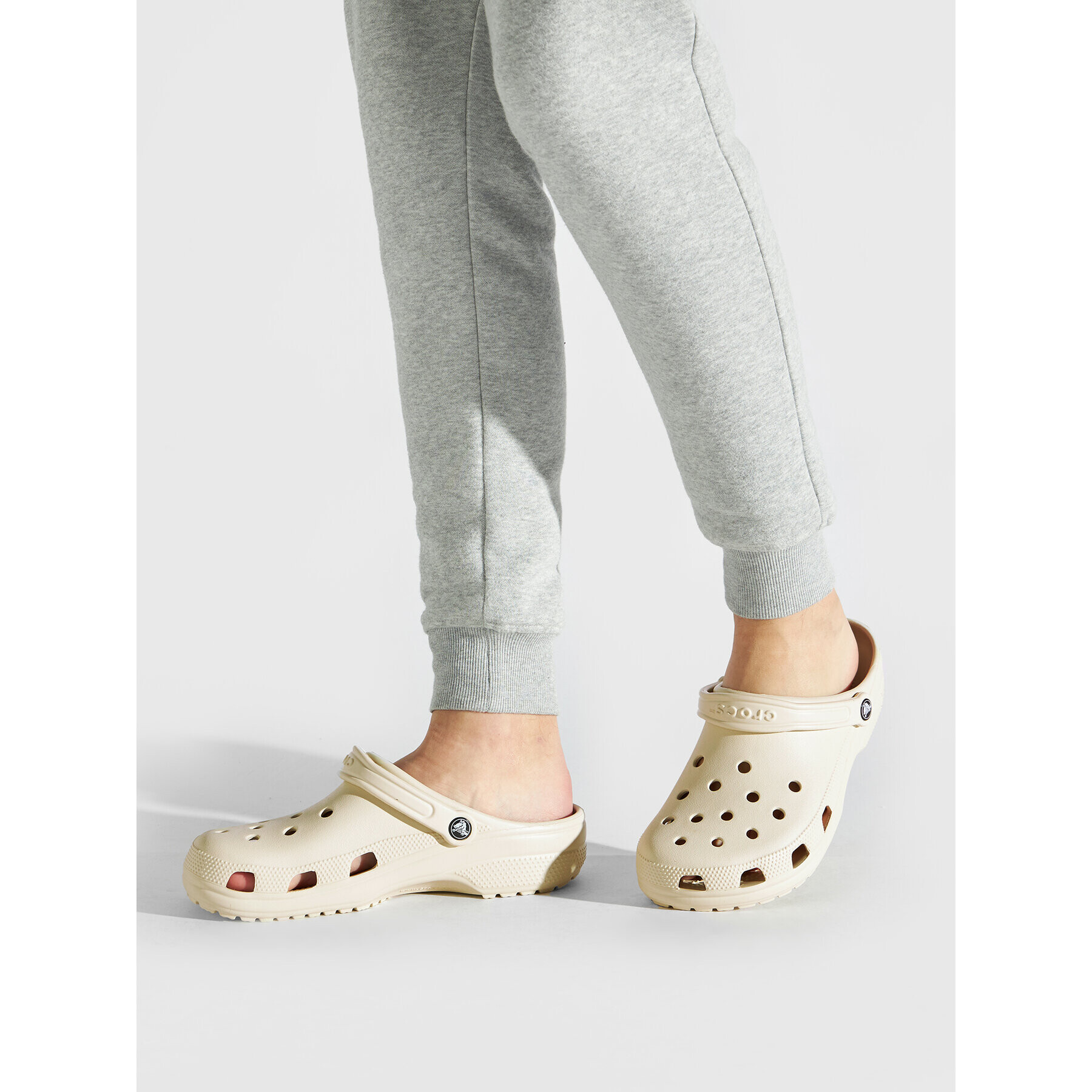 Crocs Natikači Classic 10001 Bež - Pepit.si