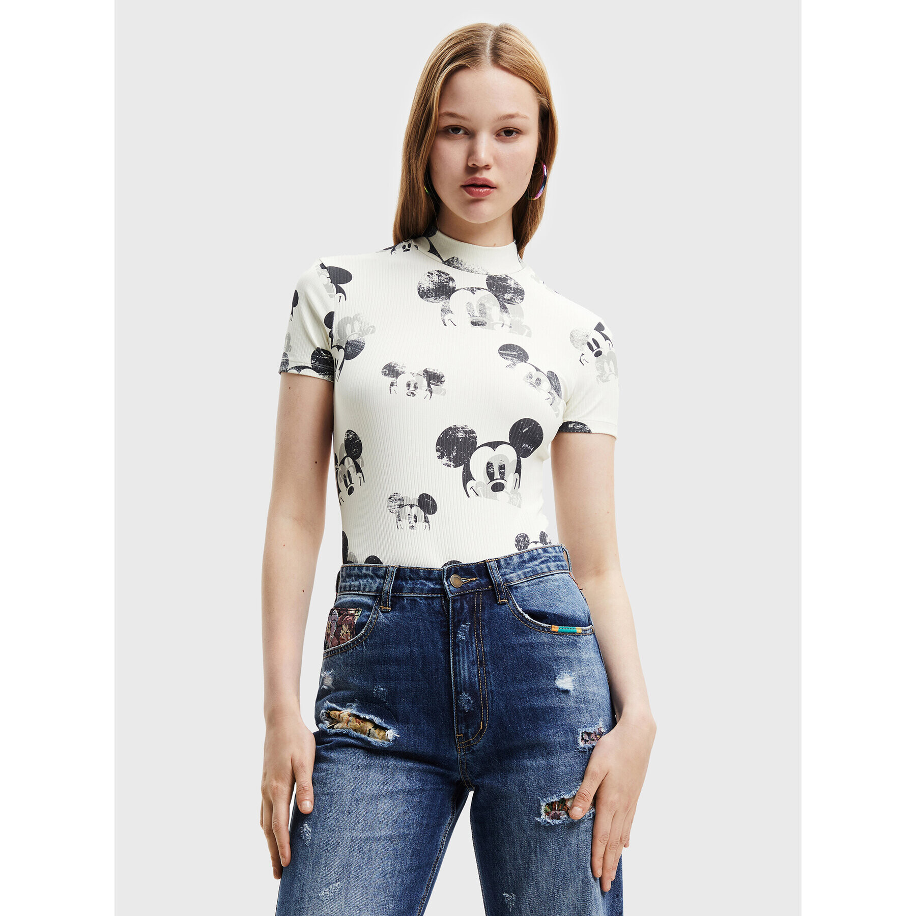 Desigual Bodi DISNEY Mickey 22WWQK08 Bež Slim Fit - Pepit.si