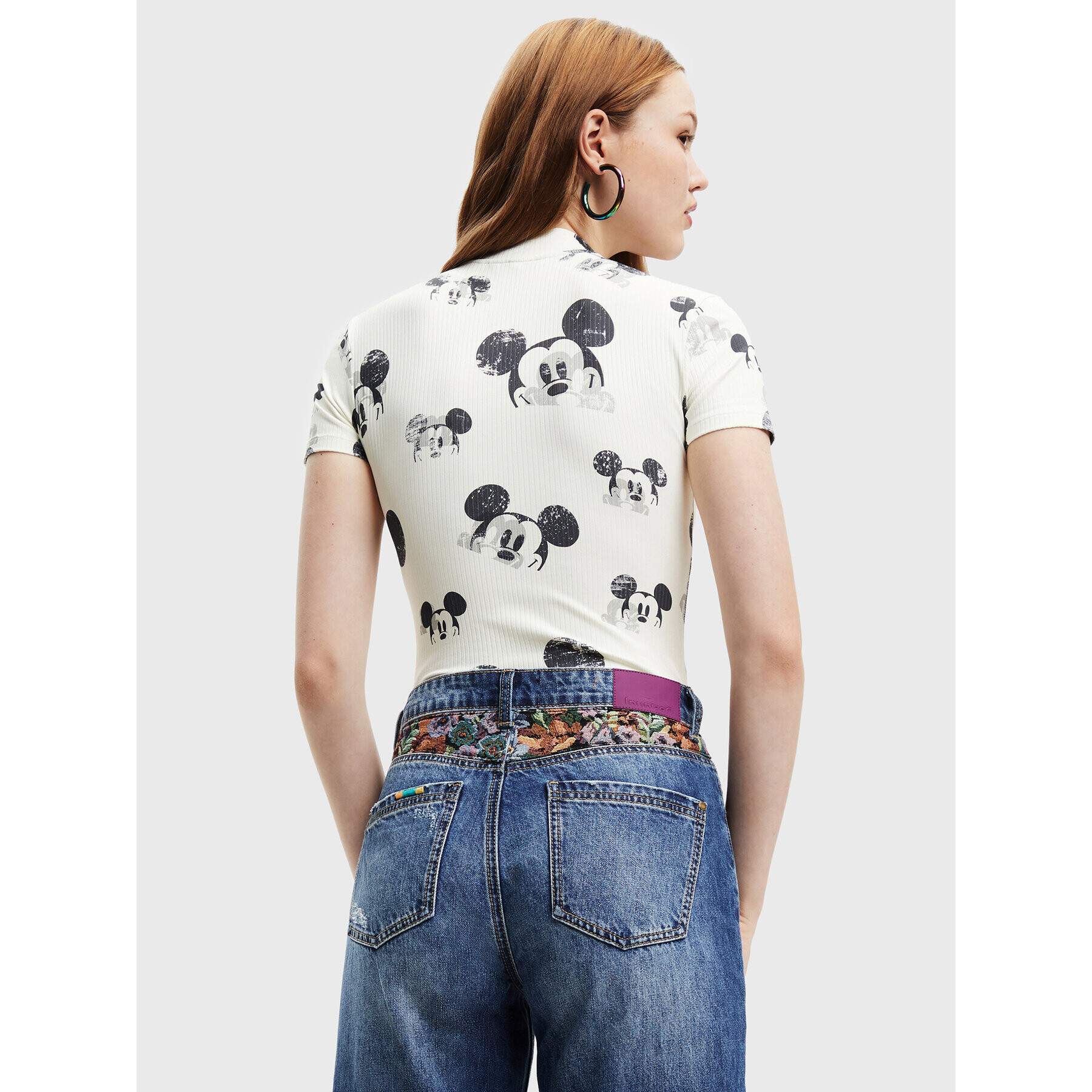 Desigual Bodi DISNEY Mickey 22WWQK08 Bež Slim Fit - Pepit.si