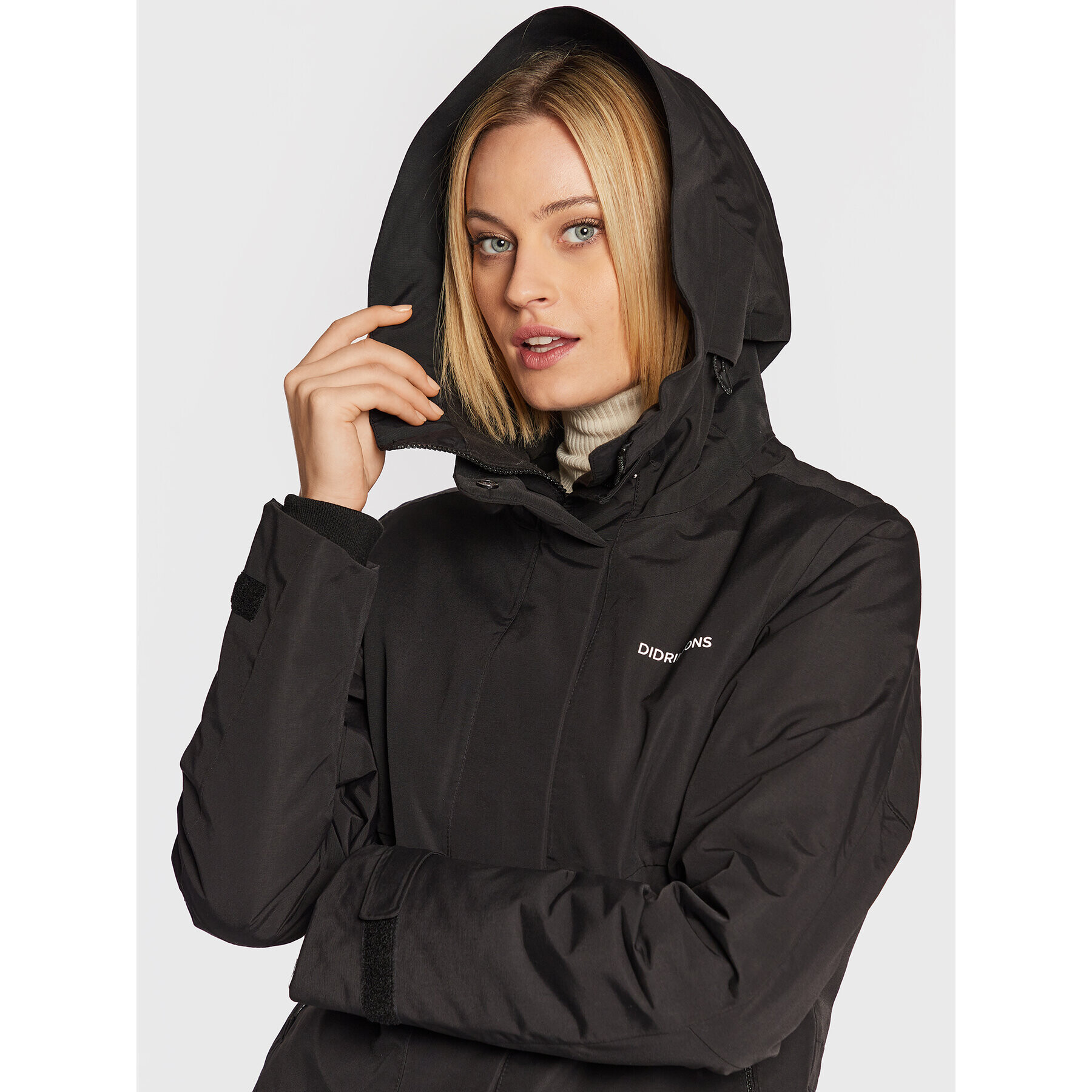 Didriksons Parka Frida 504302 Črna Regular Fit - Pepit.si