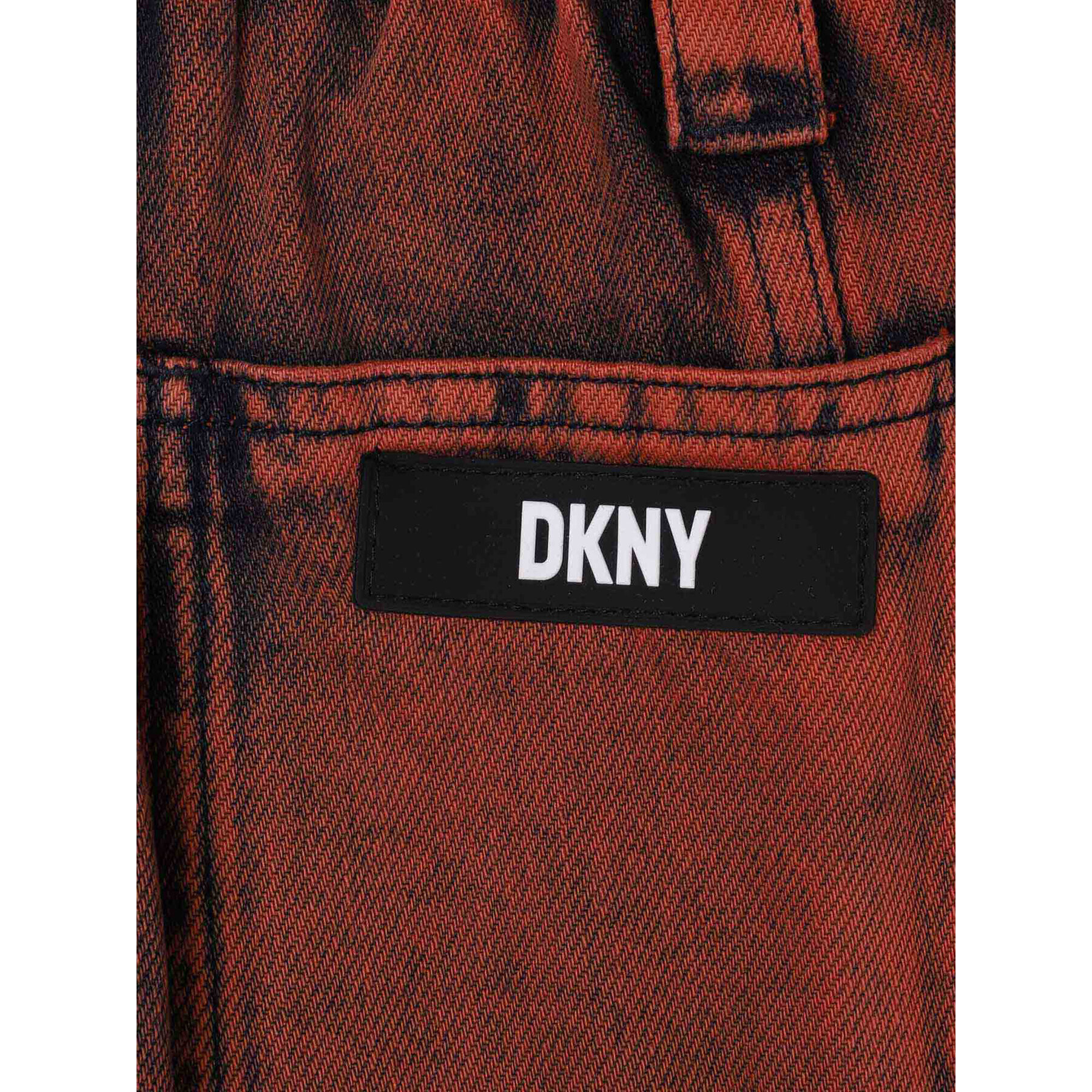 DKNY Jeans hlače D34B02 D Bakrena Regular Fit - Pepit.si