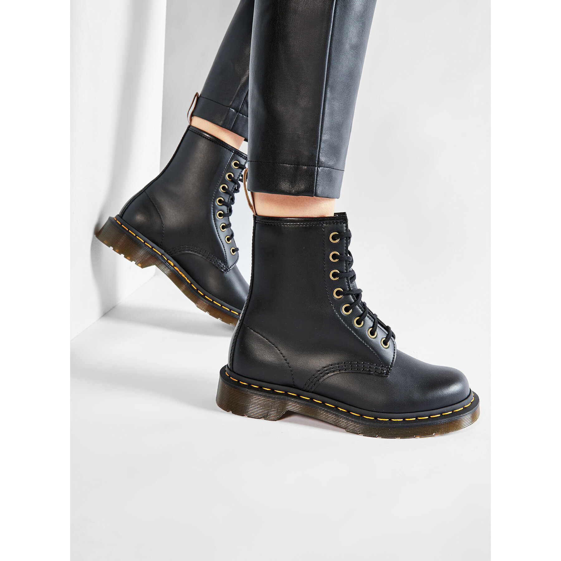 Dr. Martens Bulerji Vegan 1460 14045001 Črna - Pepit.si