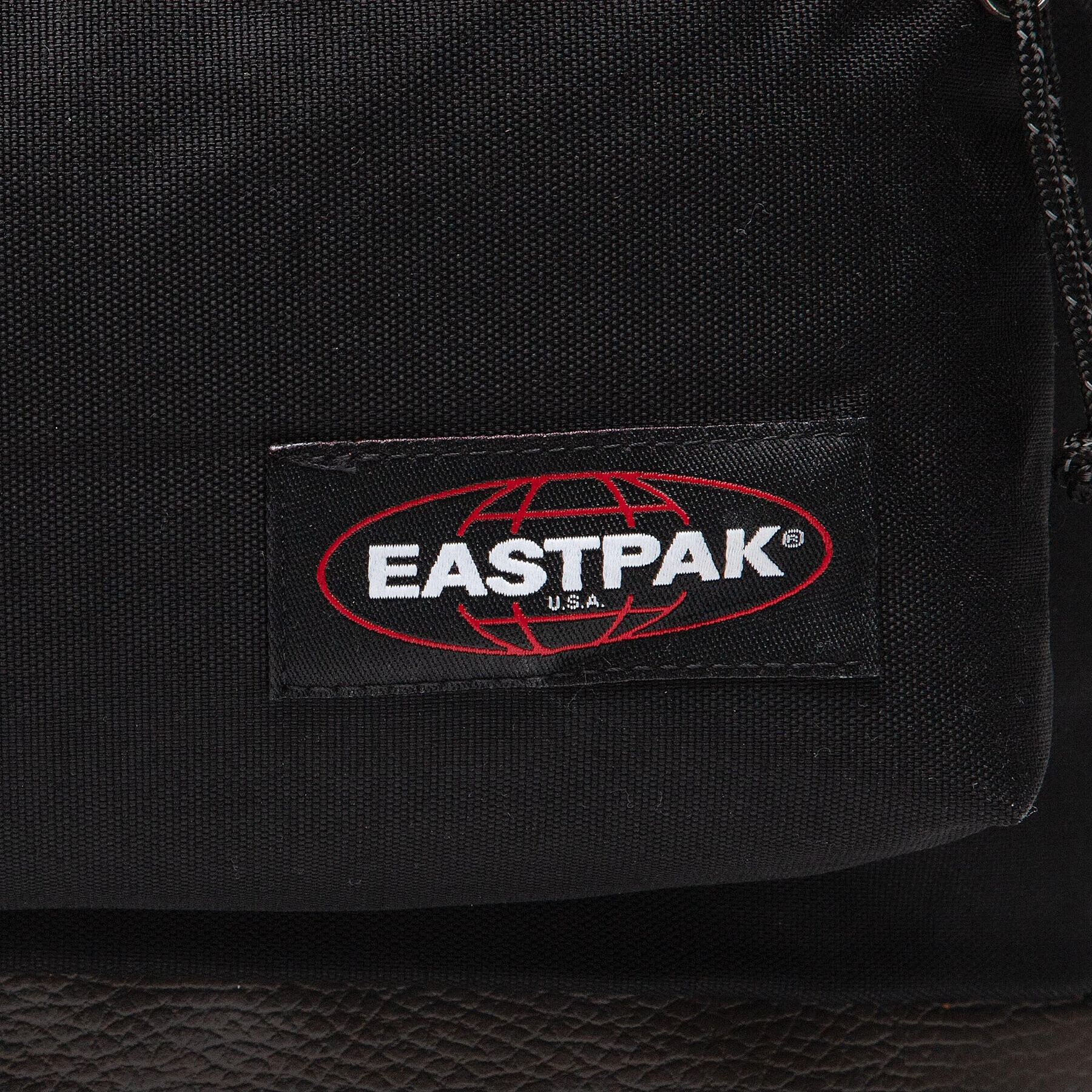 Eastpak Nahrbtnik Wyoming EK000811 Črna - Pepit.si