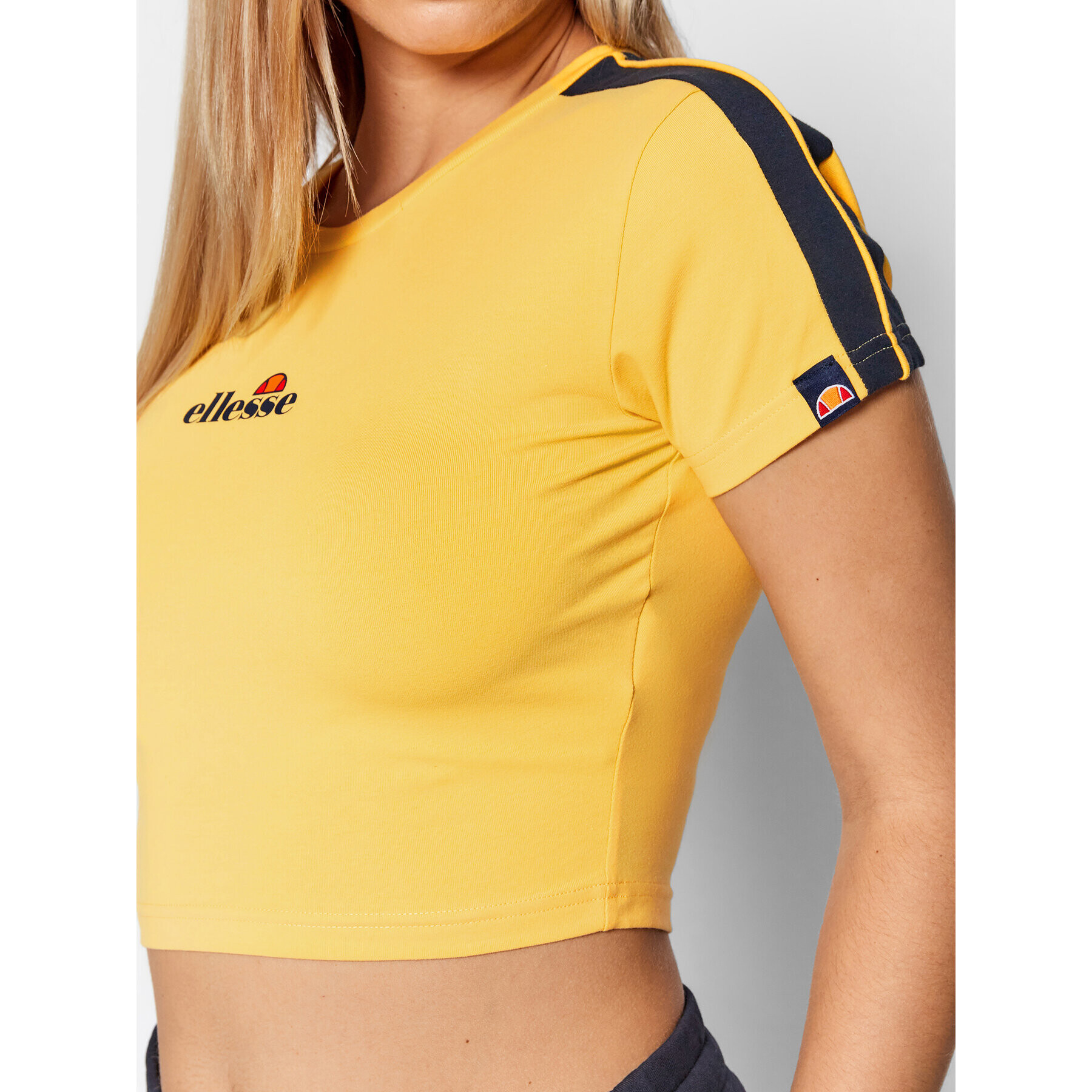 Ellesse Majica Latus SGK12165 Rumena Cropped Fit - Pepit.si