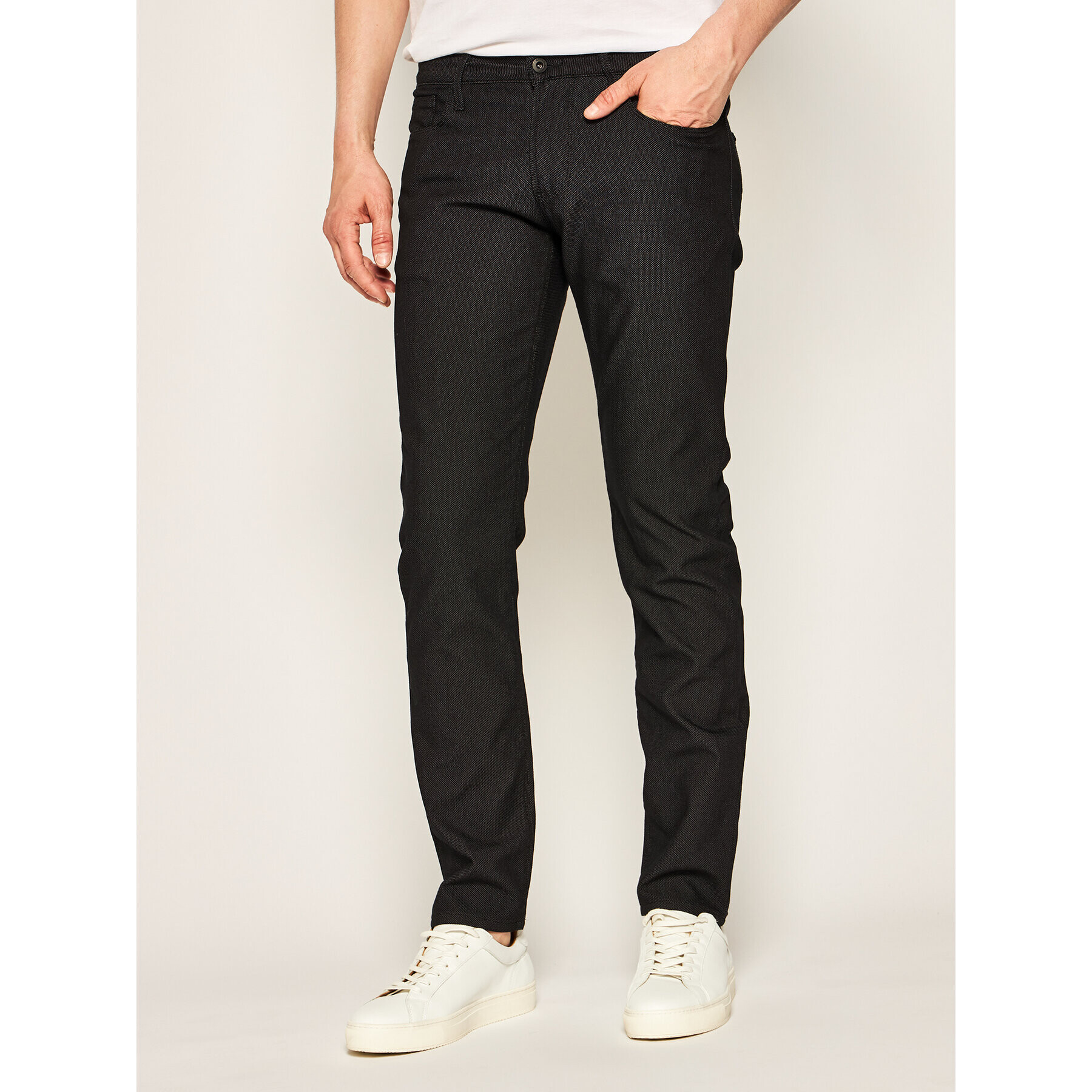 Emporio Armani Hlače iz tkanine 3H1J06 1N2NZ 0999 Črna Slim Fit - Pepit.si