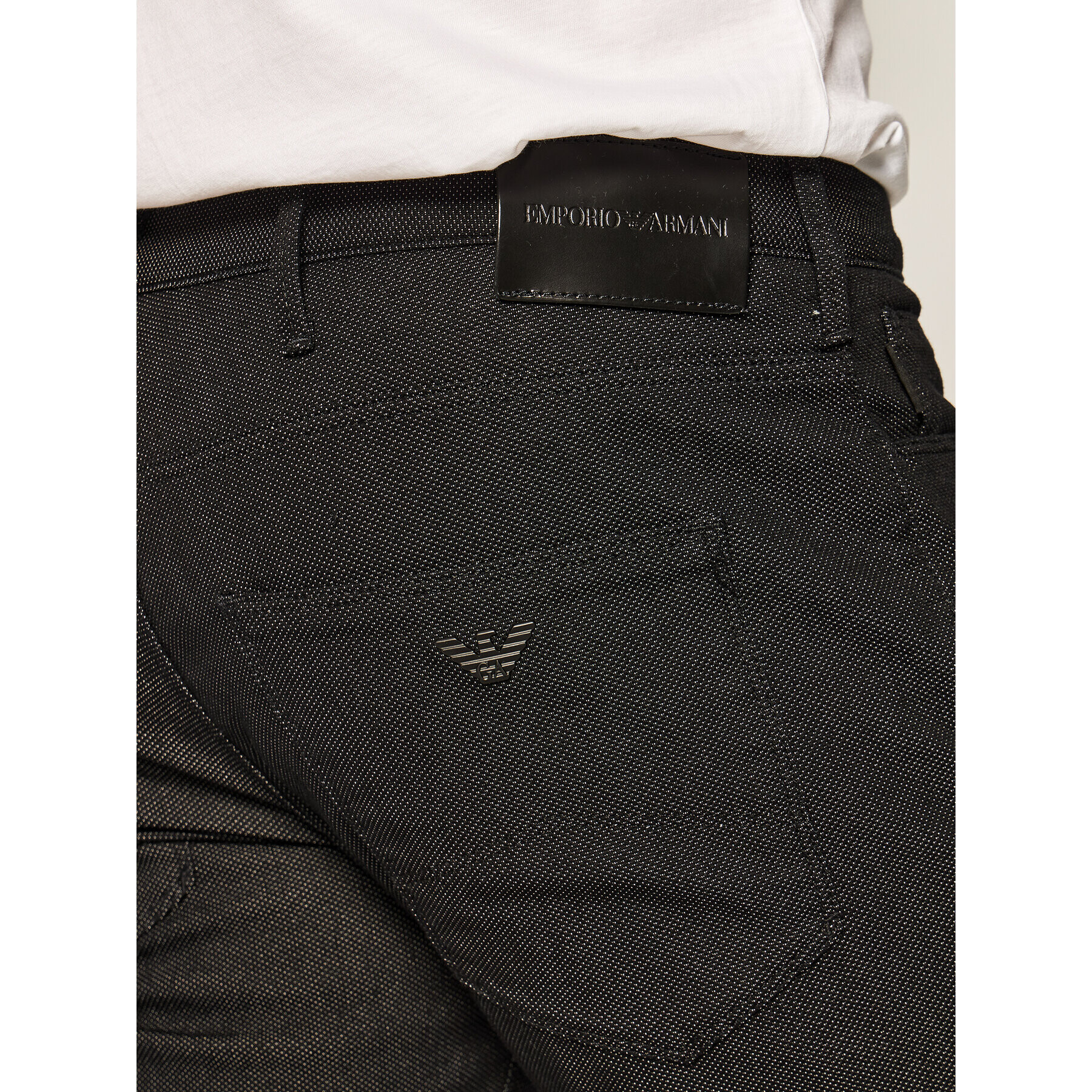 Emporio Armani Hlače iz tkanine 3H1J06 1N2NZ 0999 Črna Slim Fit - Pepit.si