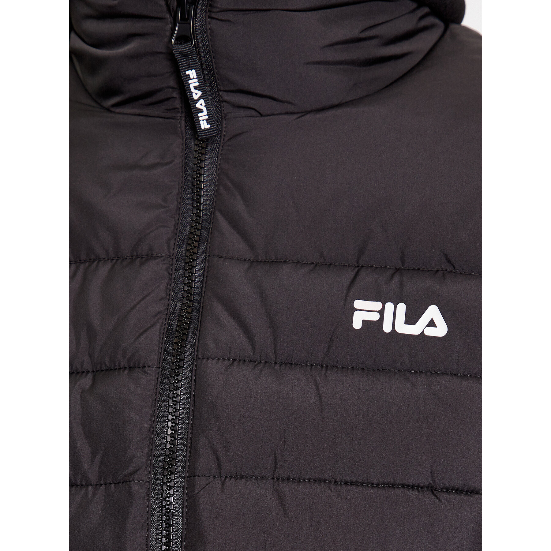 Fila Puhovka FAM0456 Črna Regular Fit - Pepit.si