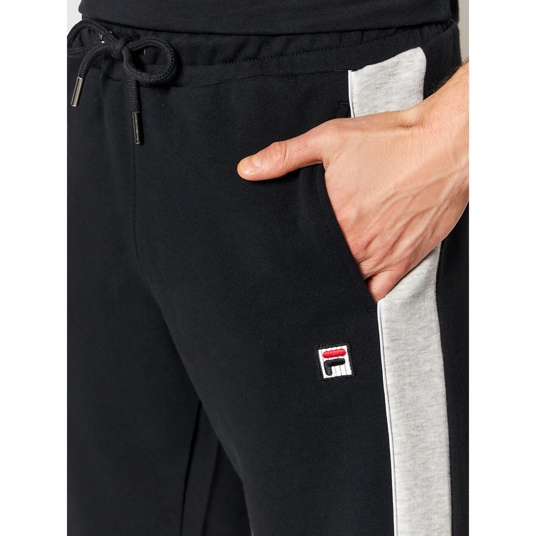 Fila Športne kratke hlače FAM0077 Črna Relaxed Fit - Pepit.si