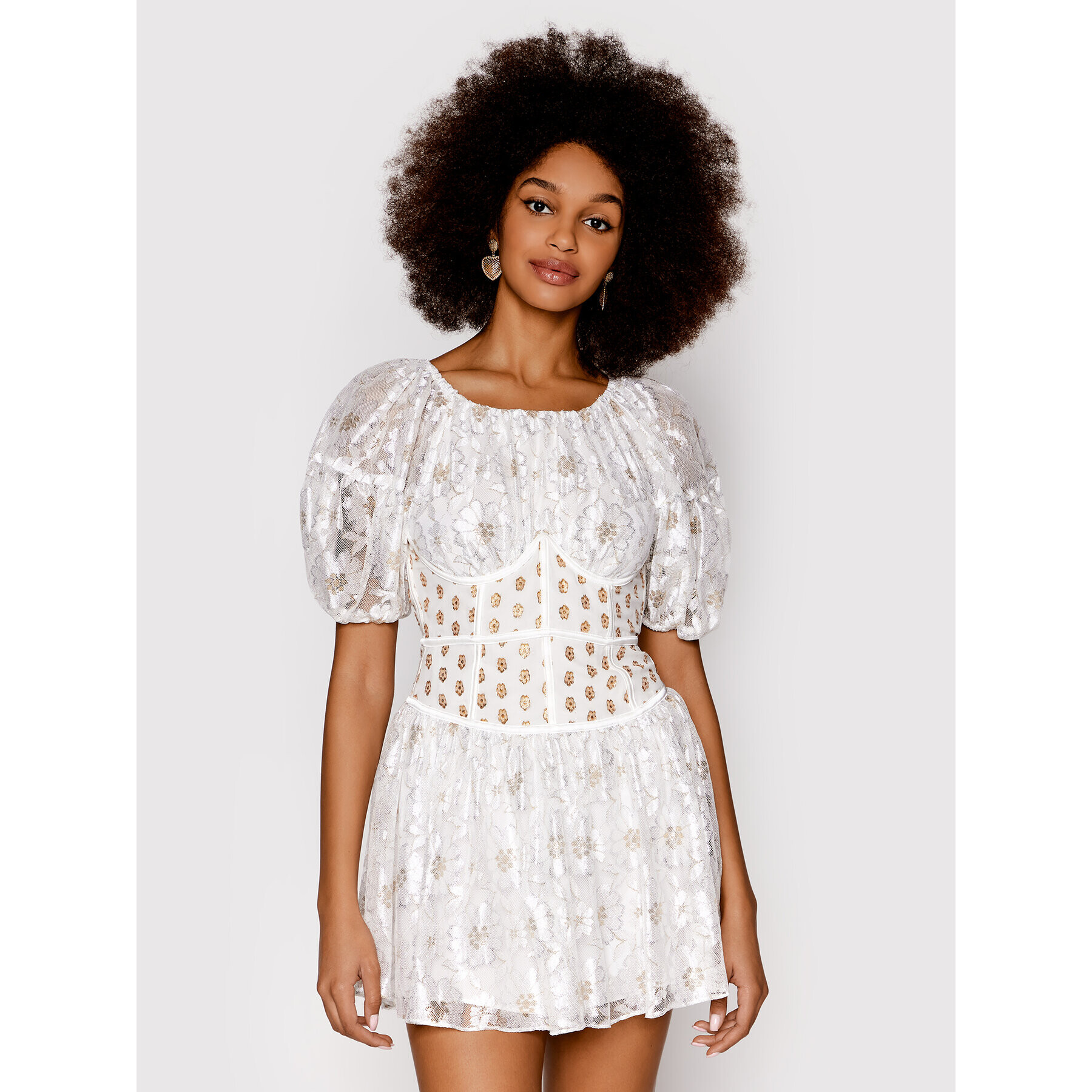 For Love & Lemons Cocktail obleka Lupita CD2482 Bela Slim Fit - Pepit.si