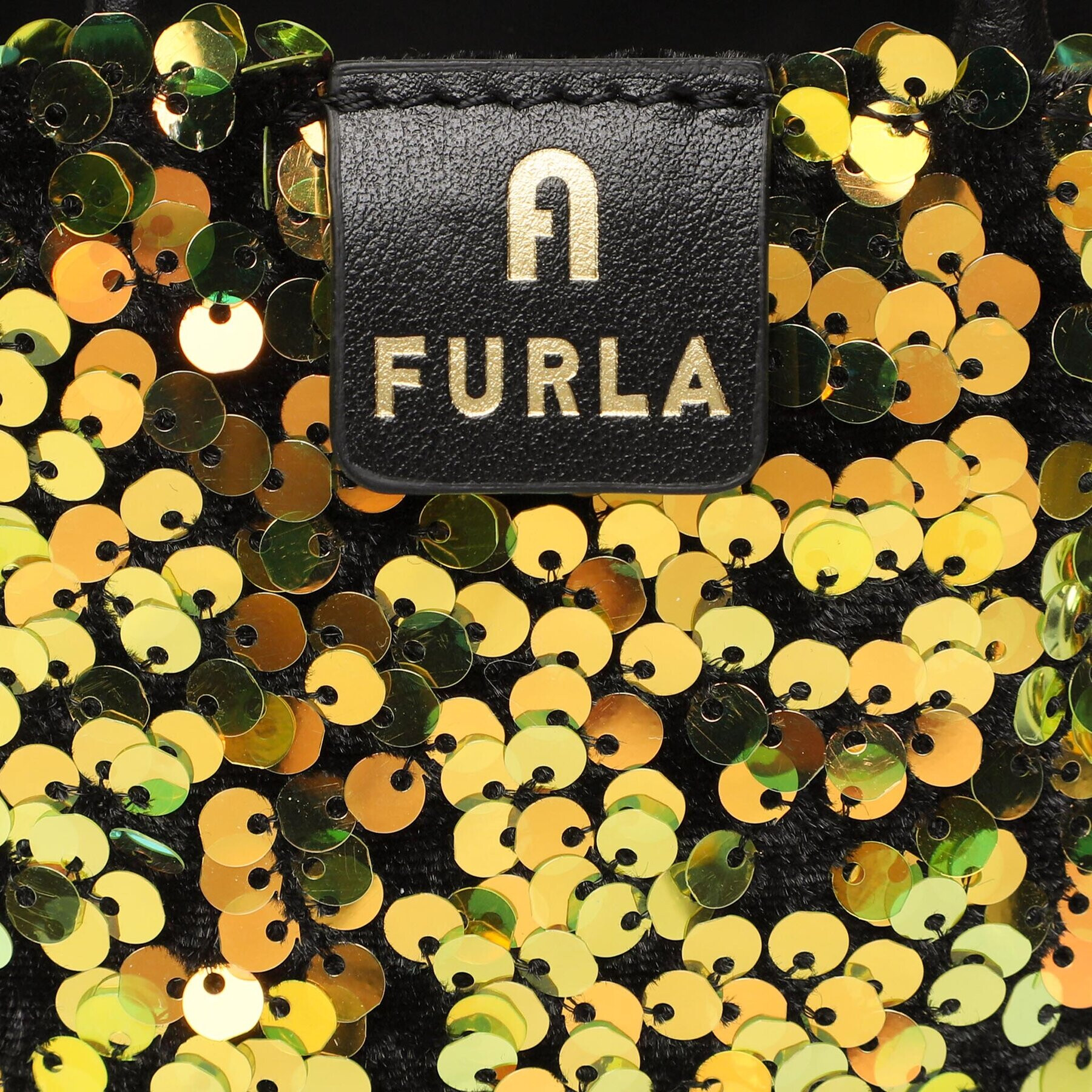 Furla Ročna torba Camelia WE00445-BX1377-1873S-1-007-20-CN-E Zlata - Pepit.si