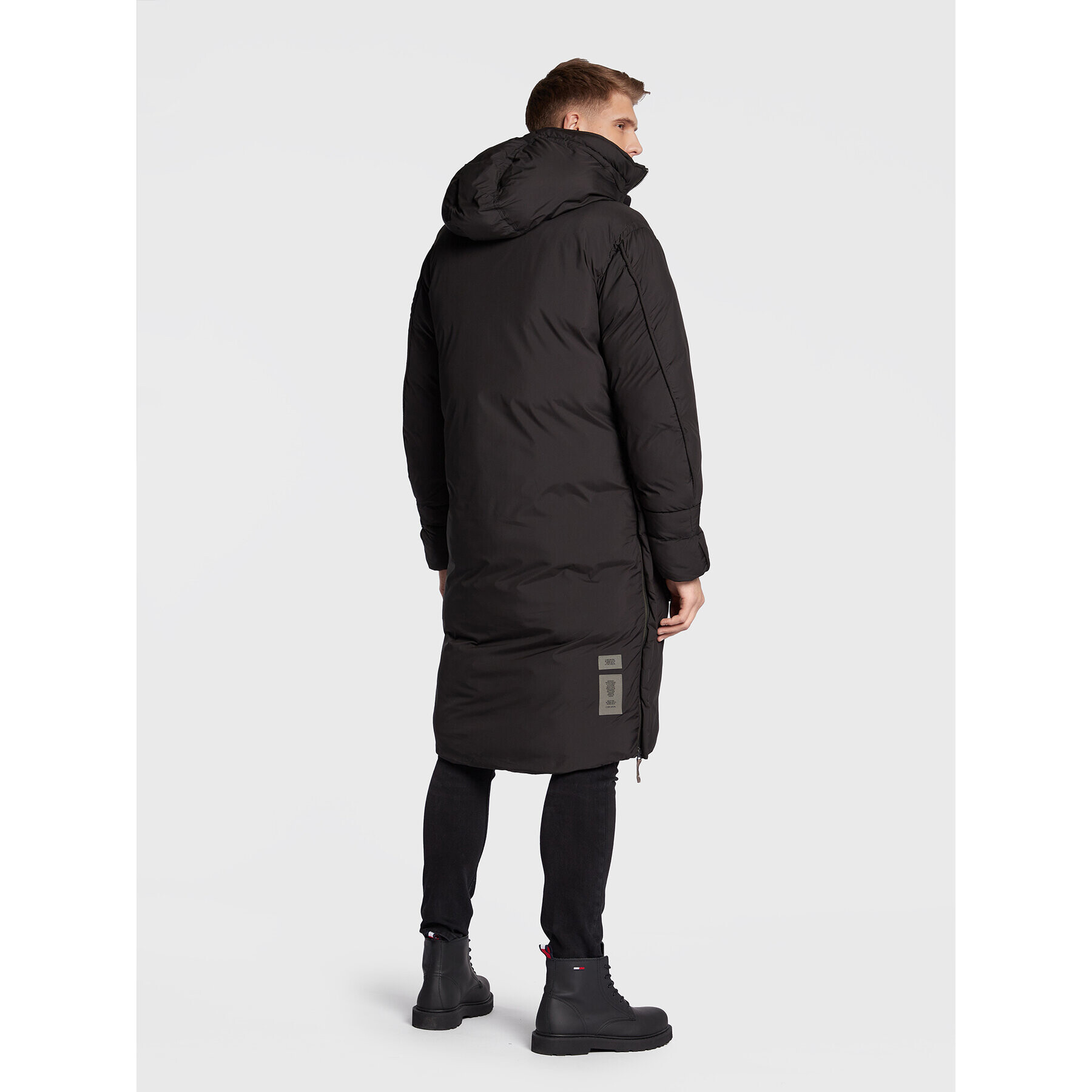 G-Star Raw Puhovka Pillow Whistler D21948-D199-6484 Črna Regular Fit - Pepit.si