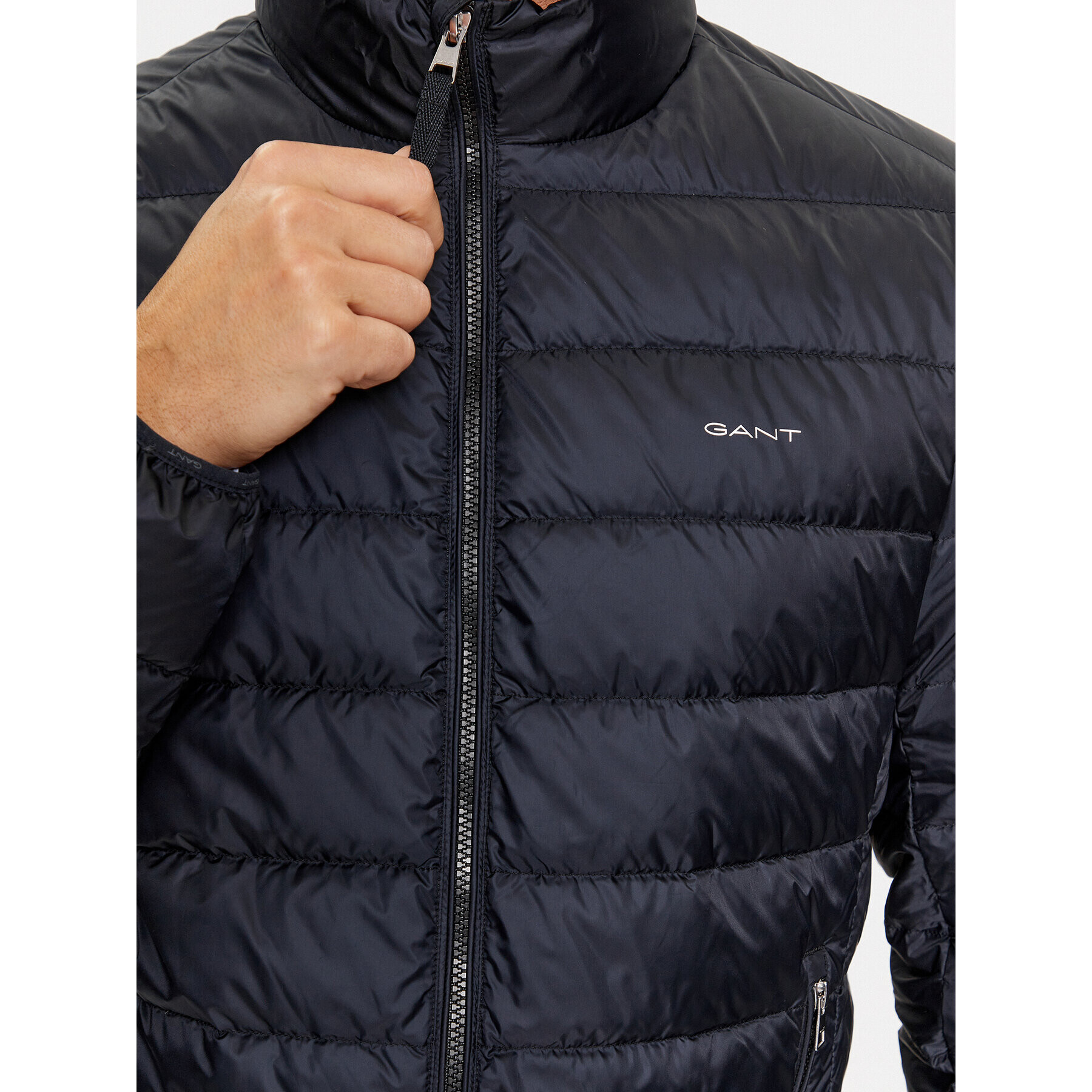 Gant Puhovka Light Down Jacket 7006298 Črna Regular Fit - Pepit.si