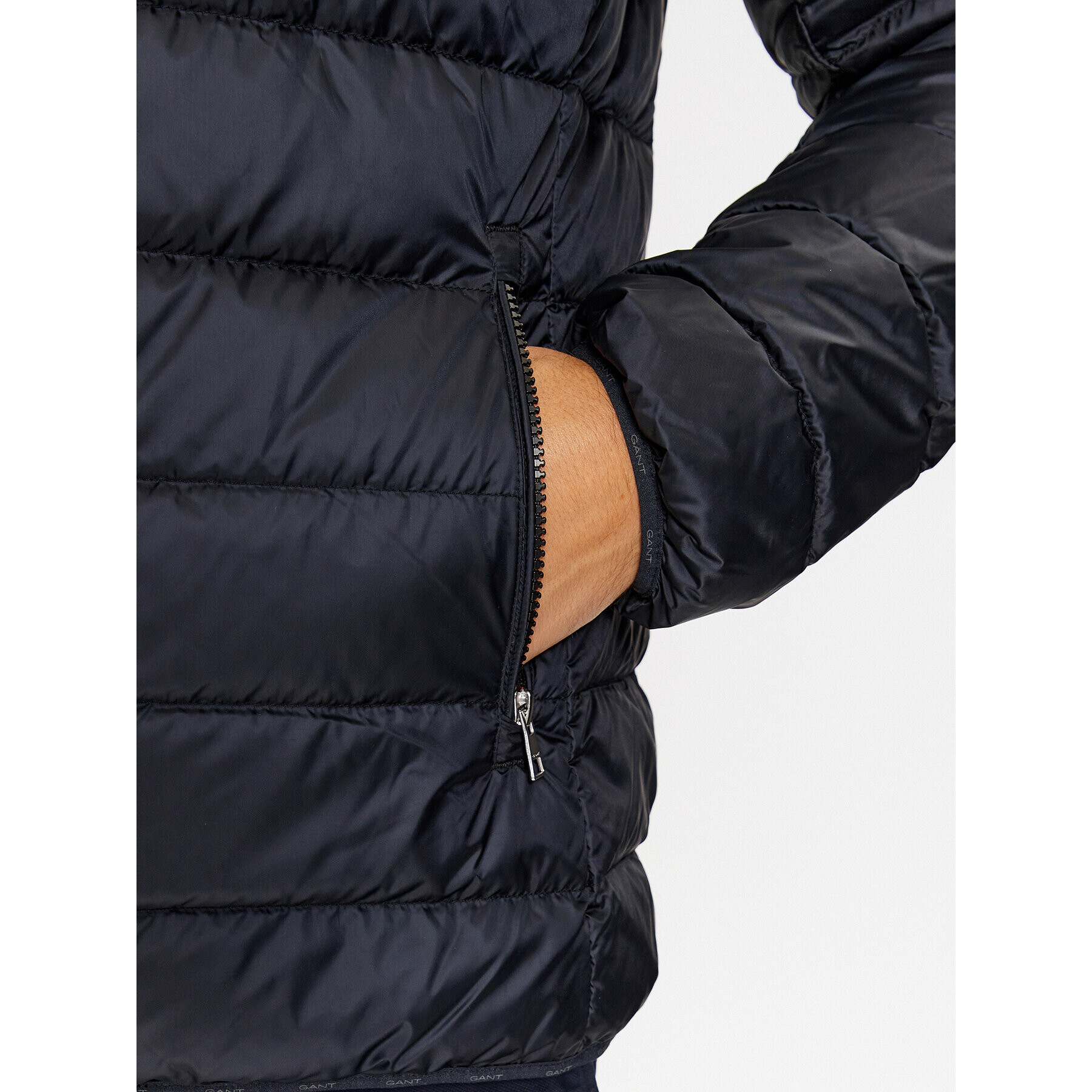 Gant Puhovka Light Down Jacket 7006298 Črna Regular Fit - Pepit.si