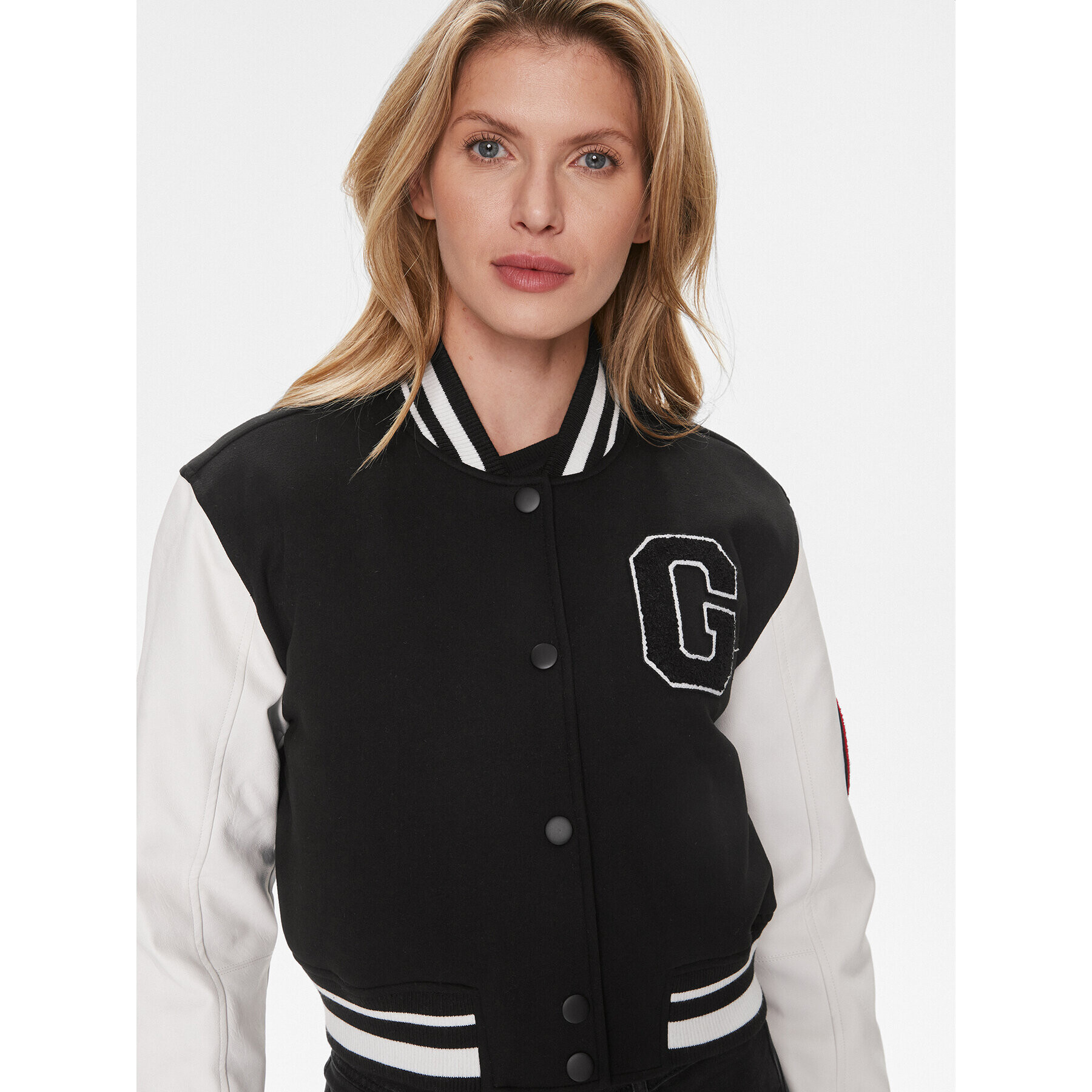 Guess Bomber jakna W4RL56 KCD20 Črna Relaxed Fit - Pepit.si